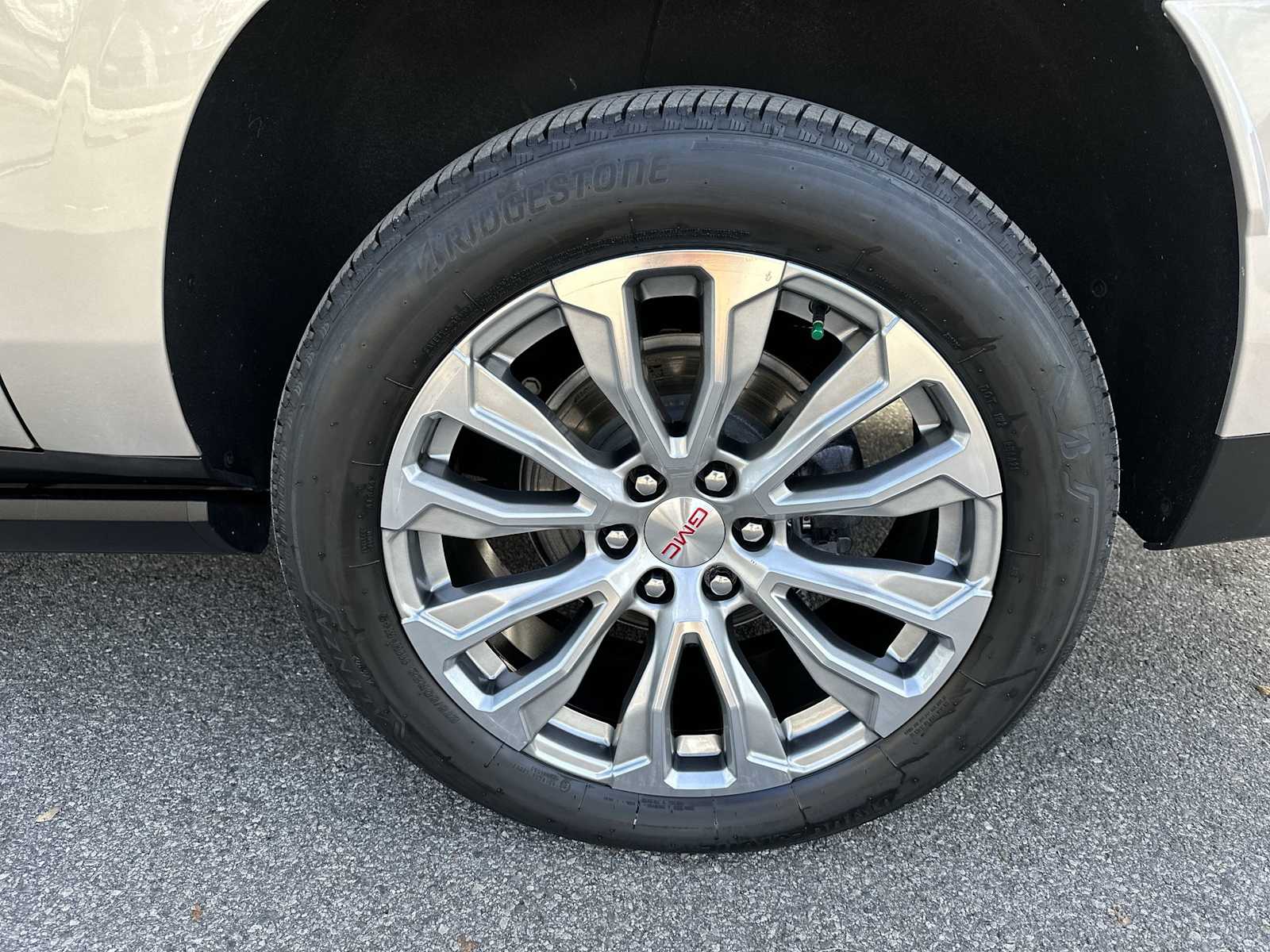 Thumbnail: 2023 GMC Yukon XL - 12