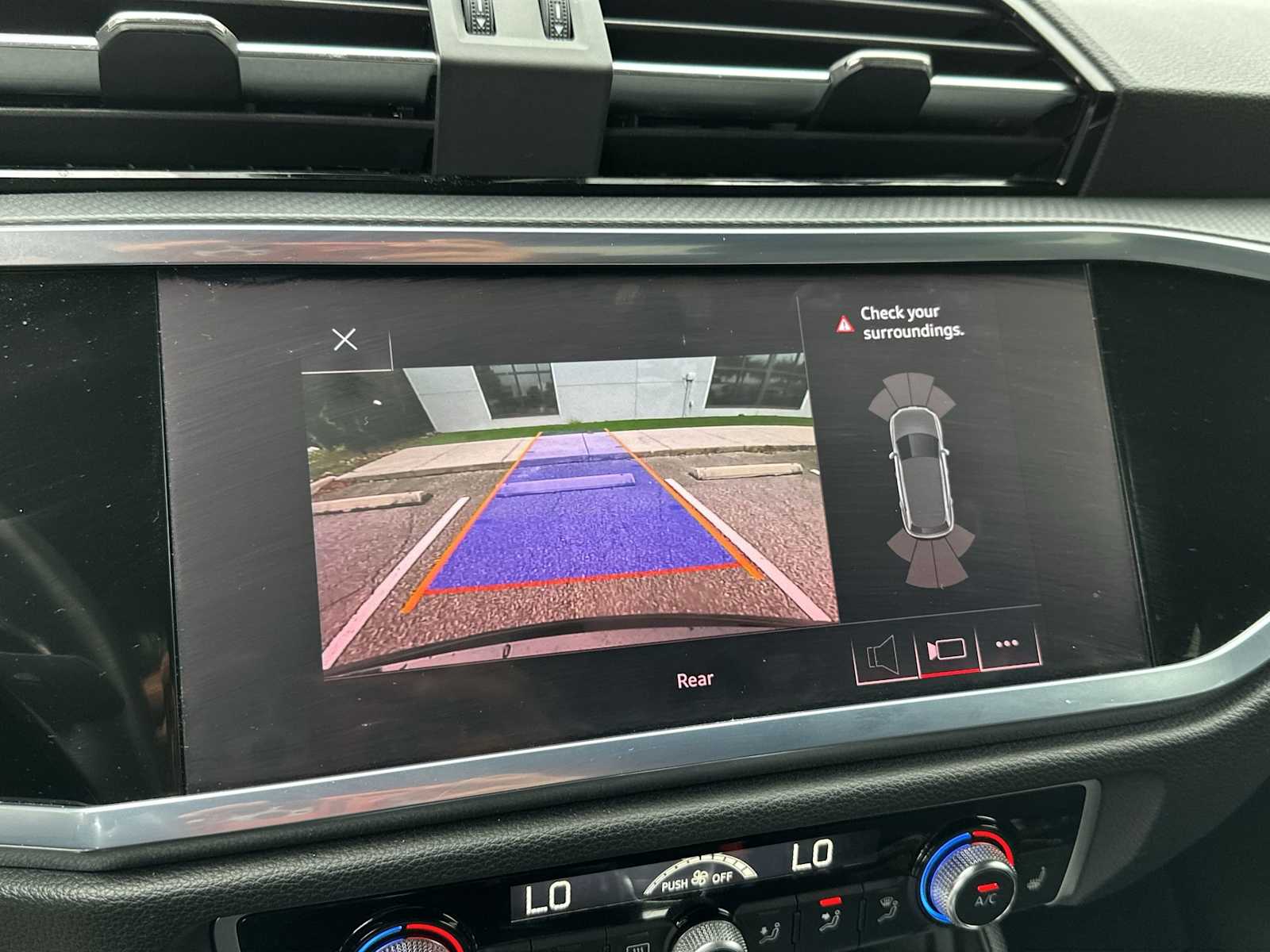 Thumbnail: 2020 Audi Q3 - 22