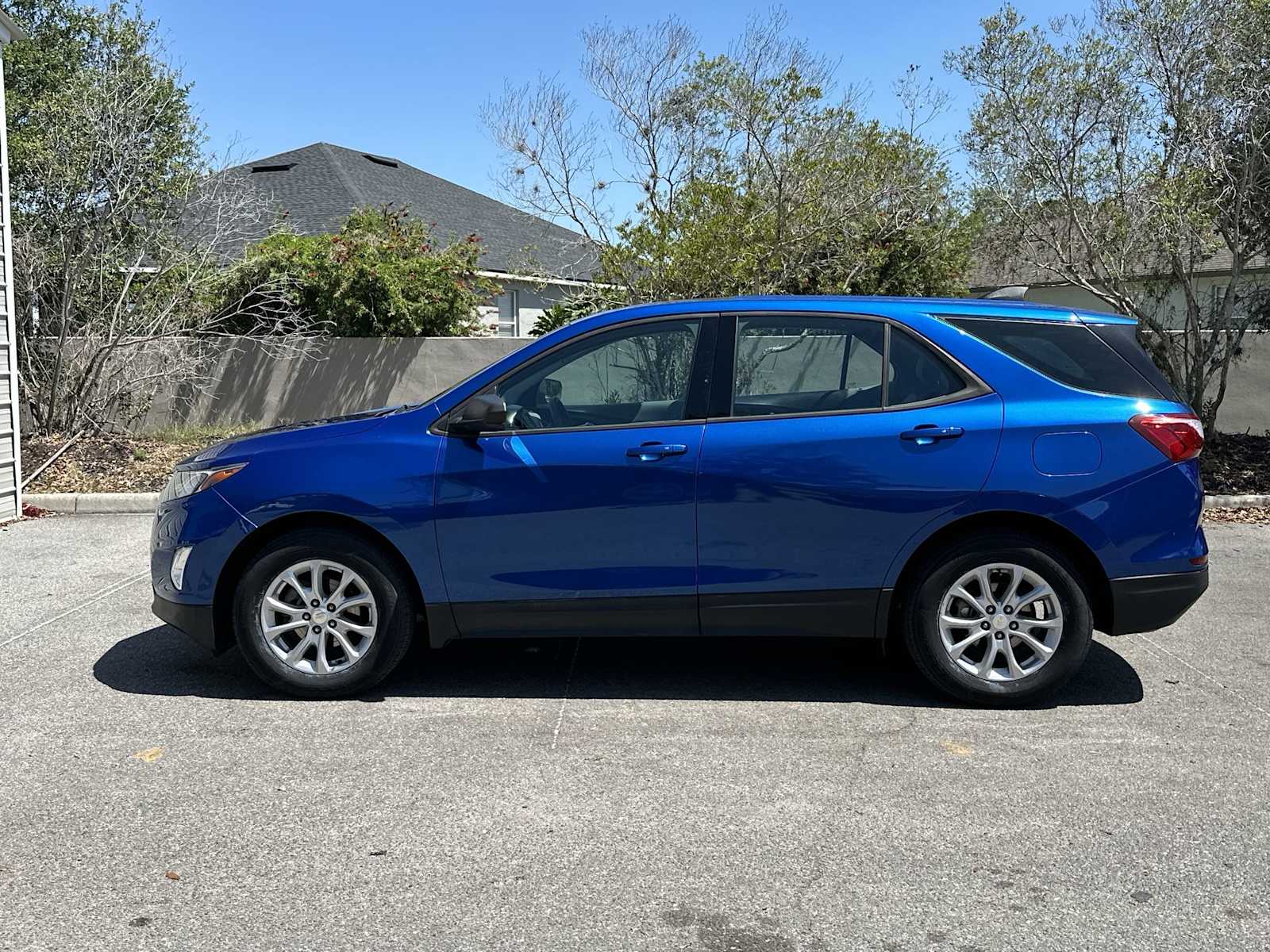 Thumbnail: 2019 Chevrolet Equinox - 3