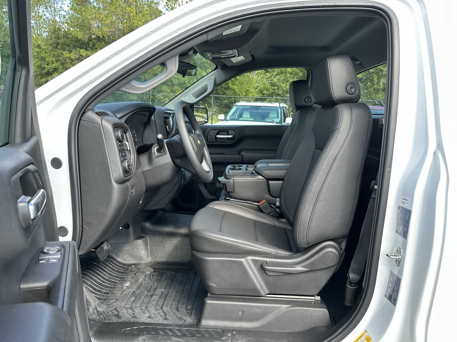 Thumbnail: 2025 Chevrolet Silverado 1500 - 2