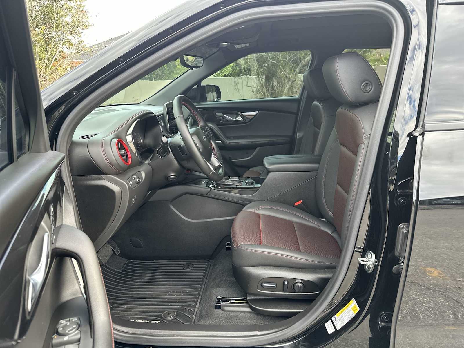 Thumbnail: 2025 Chevrolet Blazer - 2