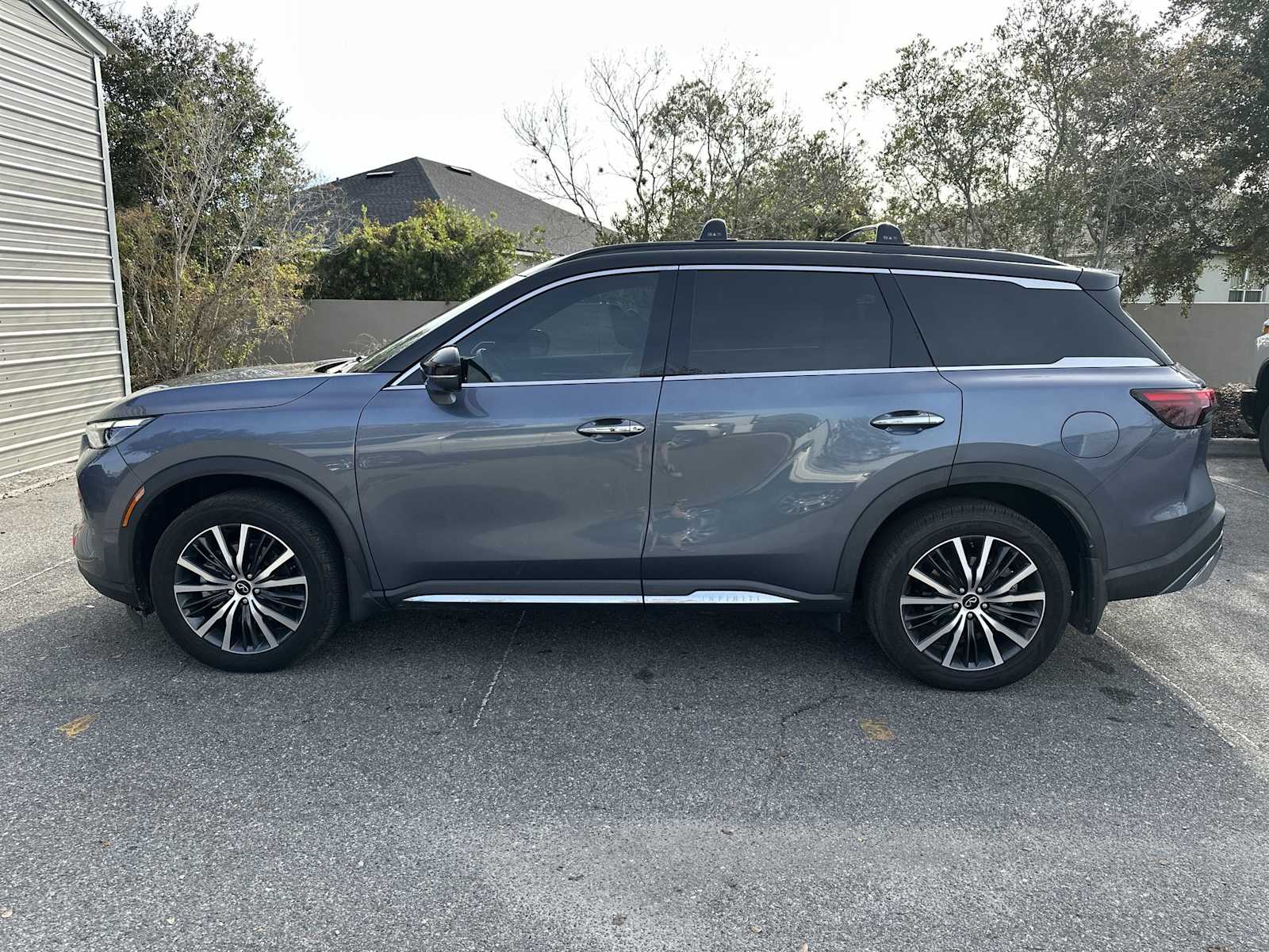 Thumbnail: 2022 INFINITI QX60 - 3