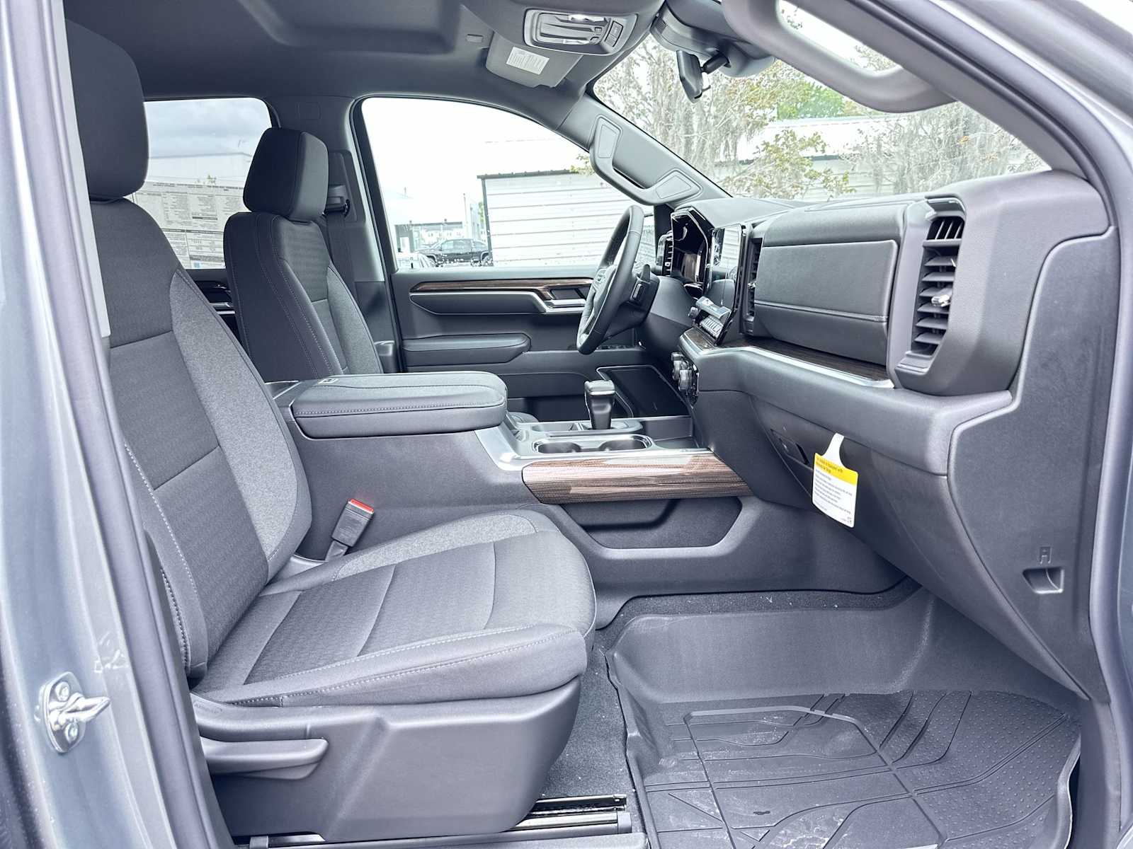 Thumbnail: 2026 Chevrolet Silverado 1500 - 19