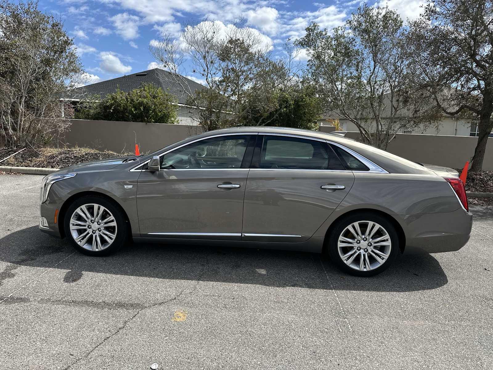 Thumbnail: 2019 Cadillac XTS - 3
