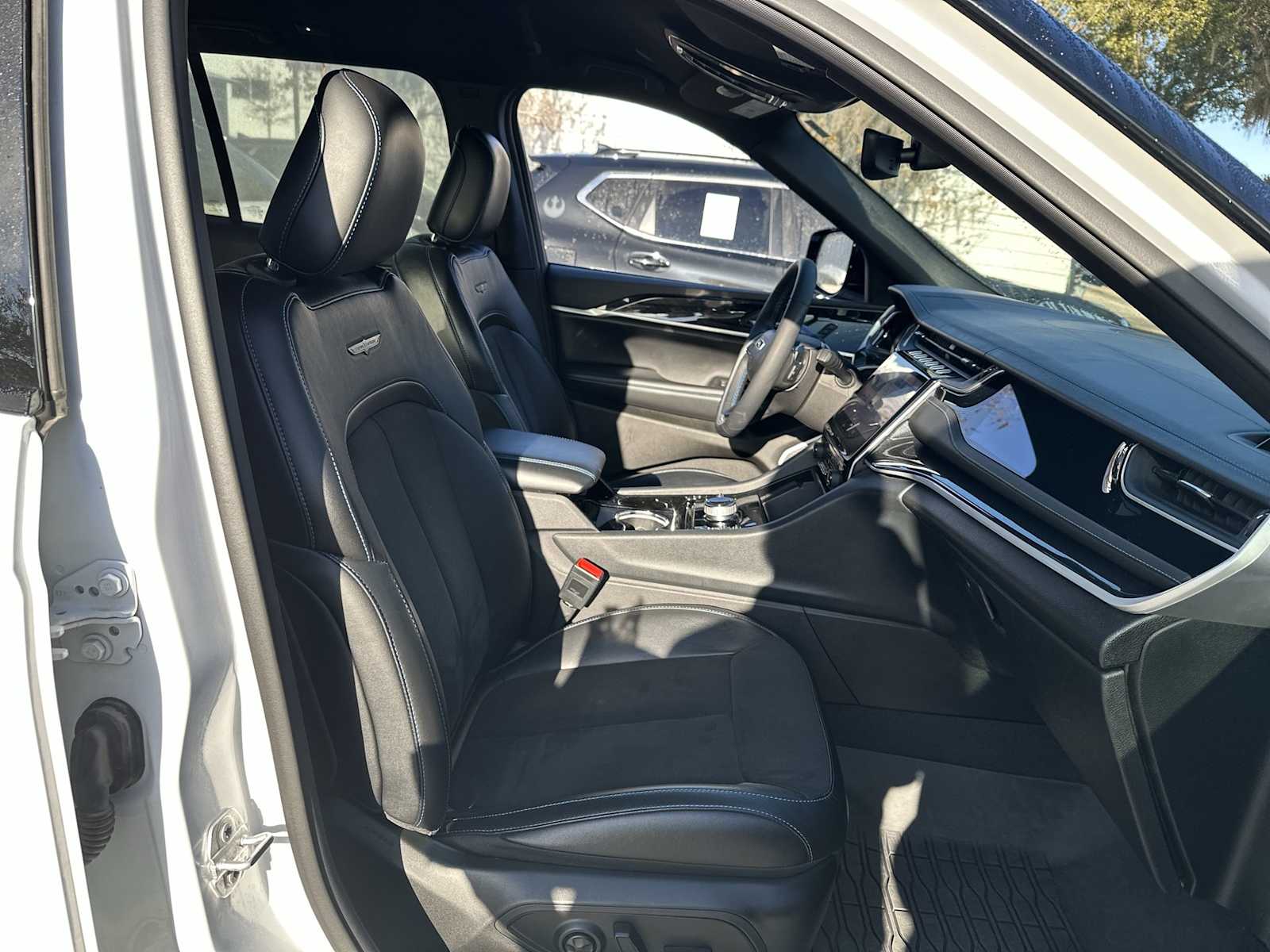 Thumbnail: 2022 Jeep Grand Cherokee - 19