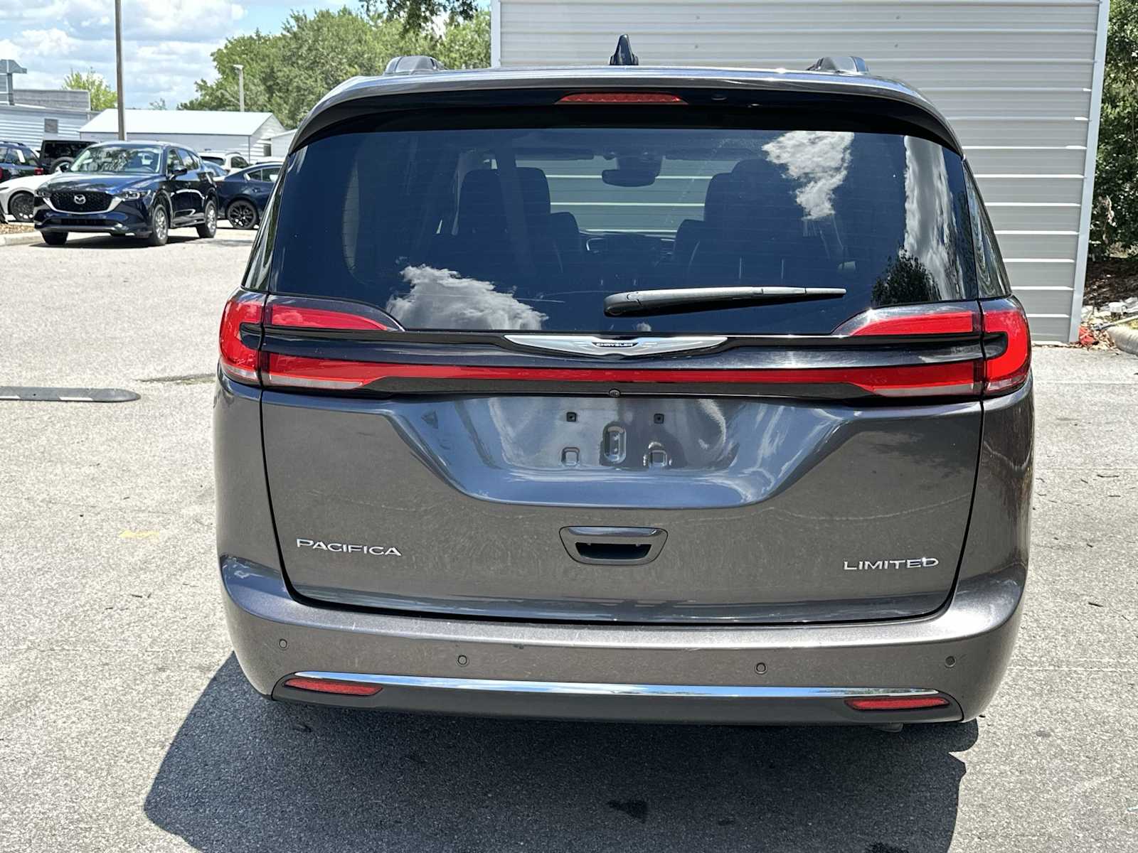 Thumbnail: 2023 Chrysler Pacifica - 5