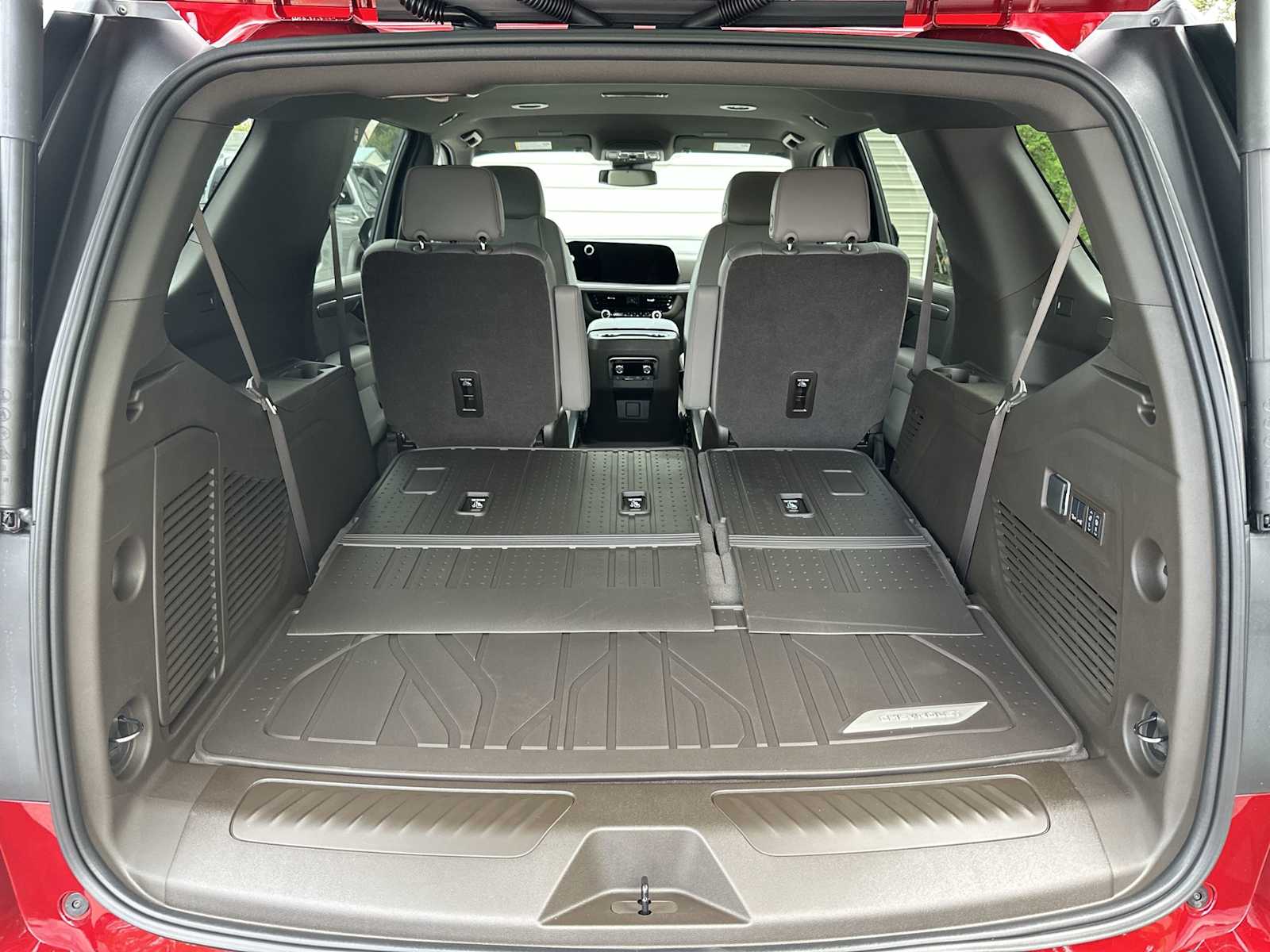 Thumbnail: 2026 Chevrolet Tahoe - 25