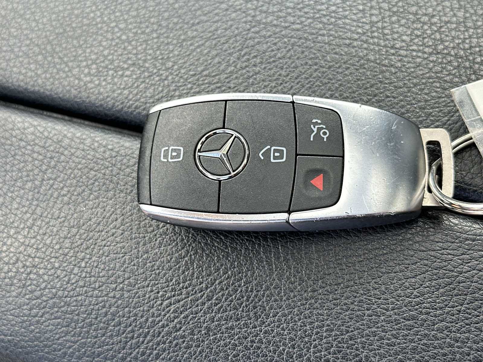 Thumbnail: 2023 Mercedes-Benz GLB - 27