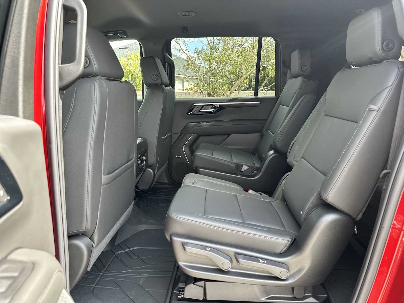 Thumbnail: 2026 Chevrolet Suburban - 17