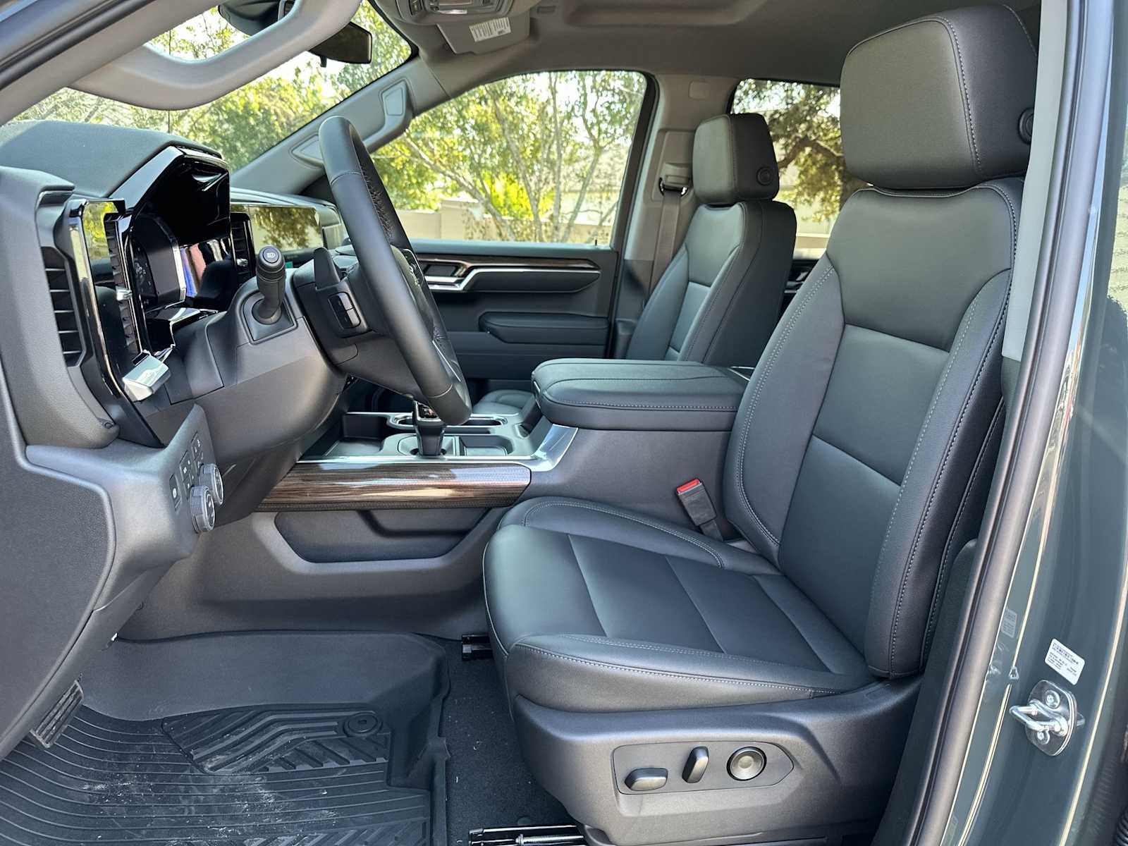 Thumbnail: 2026 Chevrolet Silverado 1500 - 15