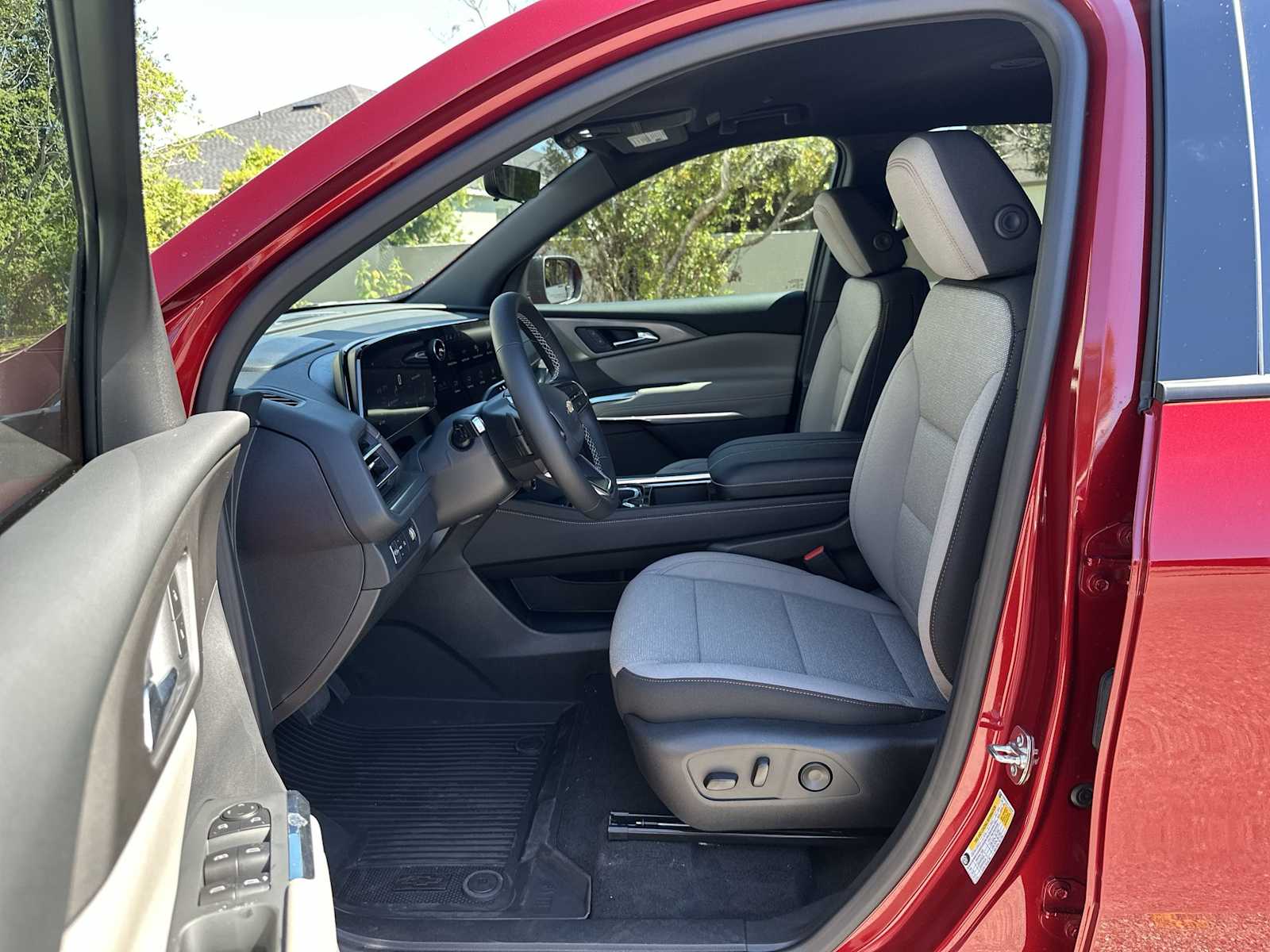 Thumbnail: 2026 Chevrolet Traverse - 3