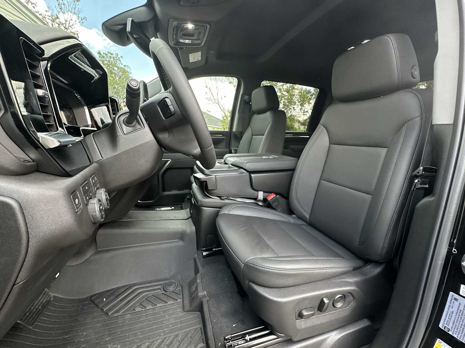 Thumbnail: 2025 Chevrolet Silverado 2500 - 15