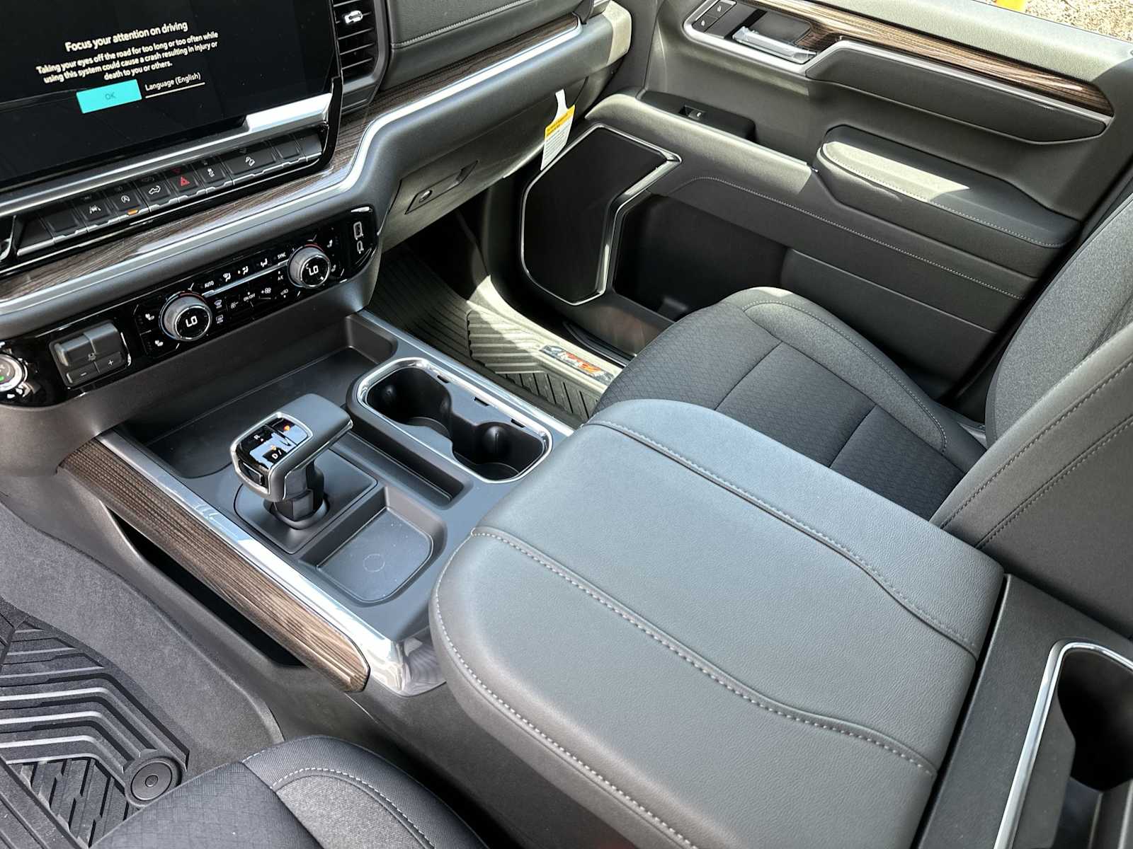 Thumbnail: 2026 Chevrolet Silverado 1500 - 21