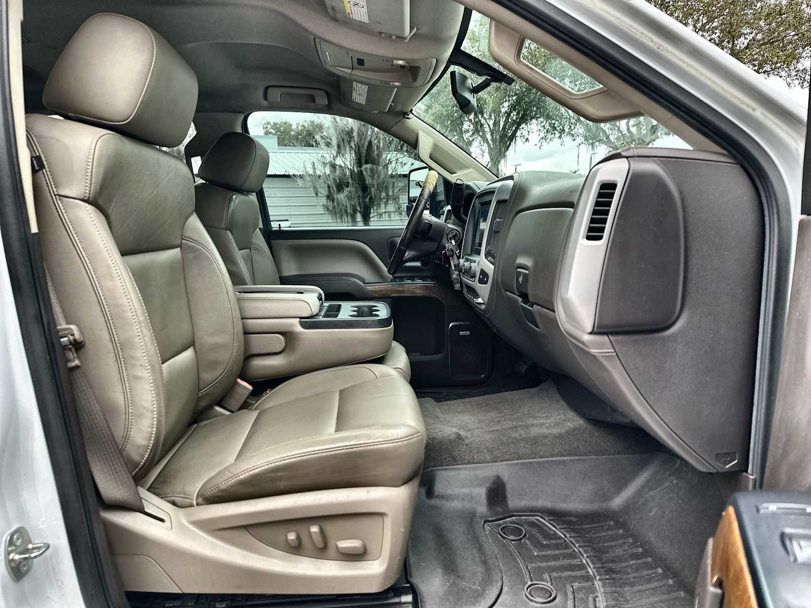 Thumbnail: 2015 GMC Sierra 2500 - 19