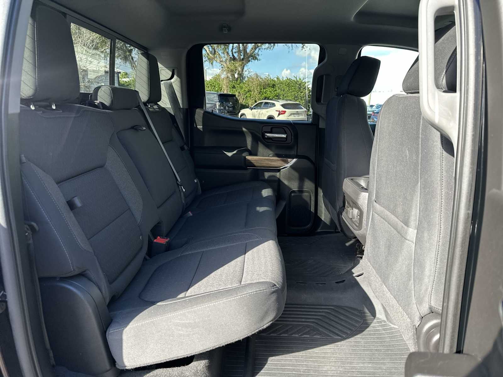 Thumbnail: 2020 Chevrolet Silverado 1500 - 18