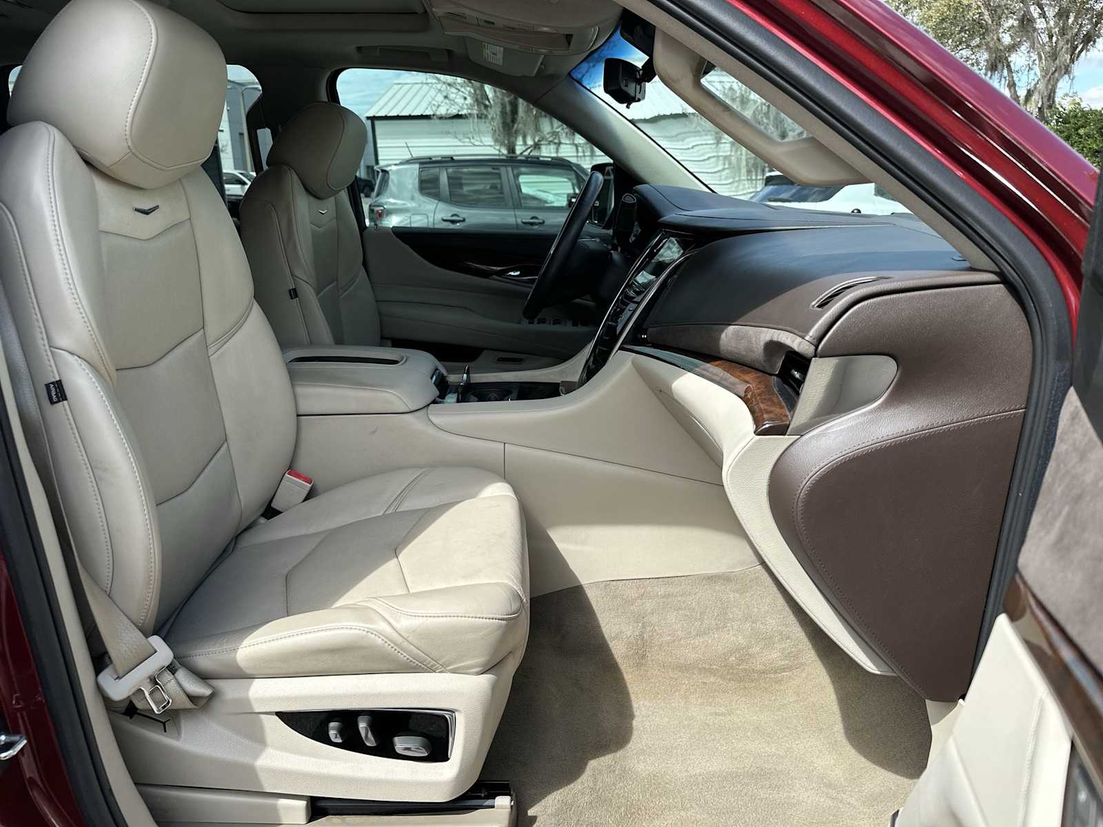 Thumbnail: 2017 Cadillac Escalade - 20