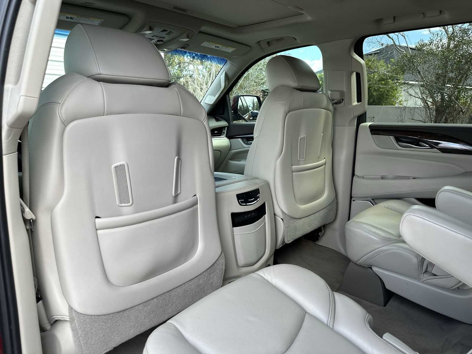 Thumbnail: 2017 Cadillac Escalade - 16