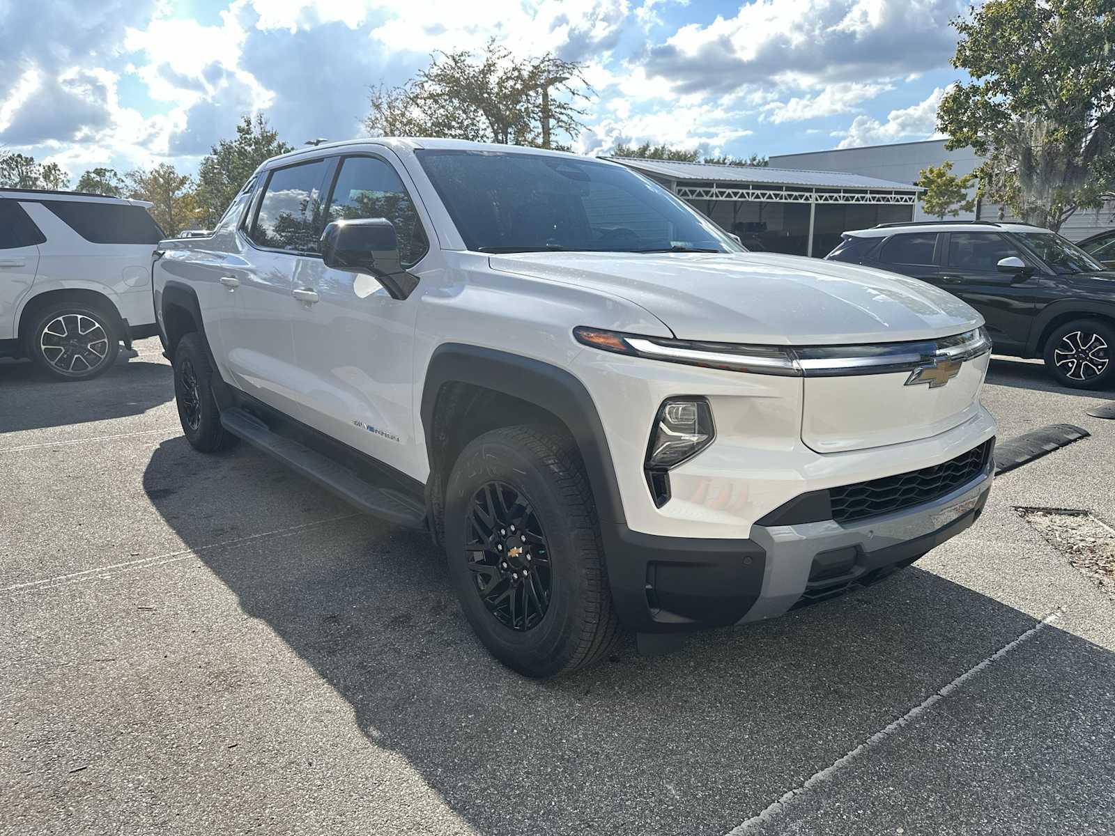 Thumbnail: 2026 Chevrolet Silverado EV - 8