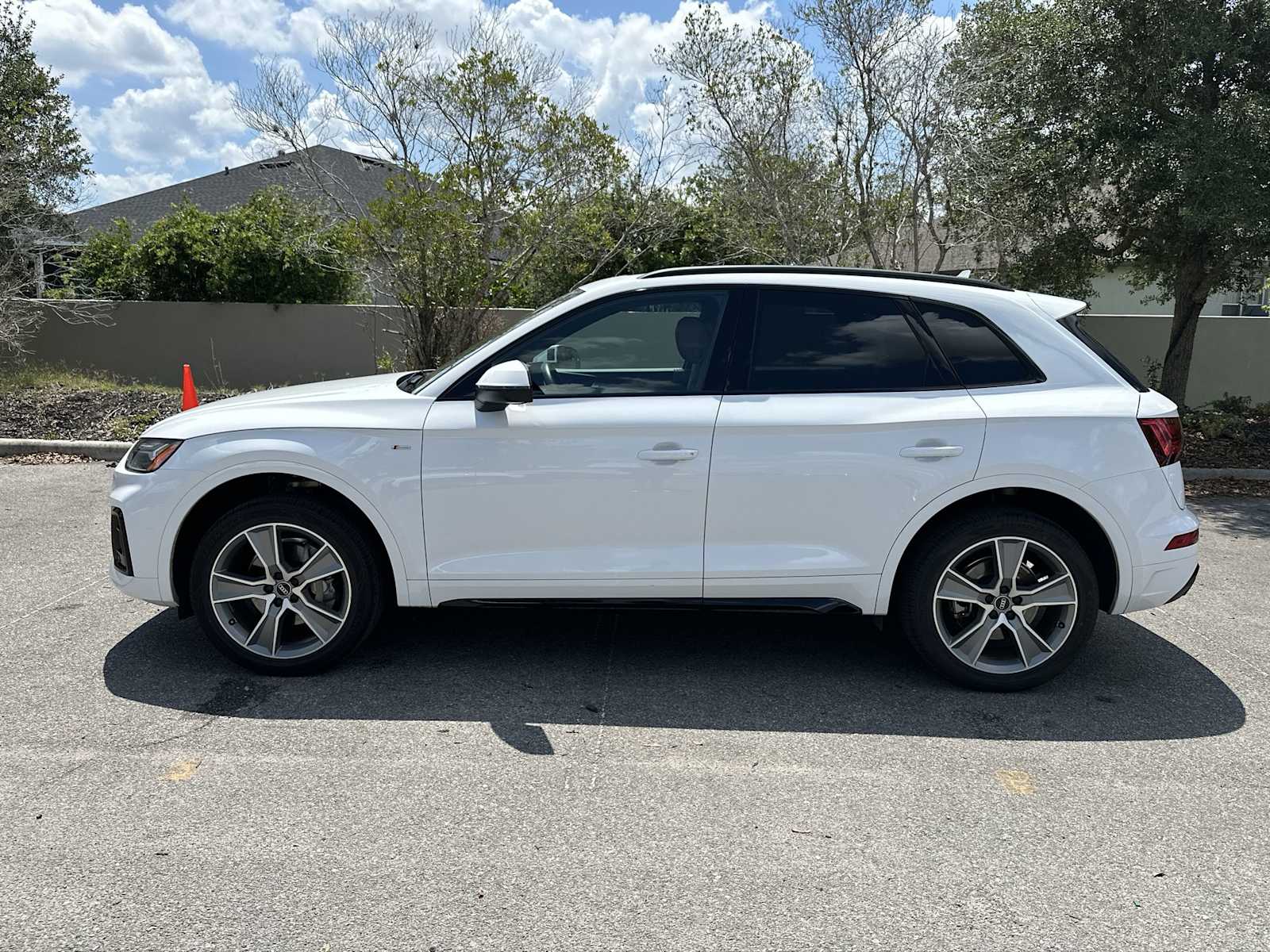 Thumbnail: 2025 Audi Q5 - 3