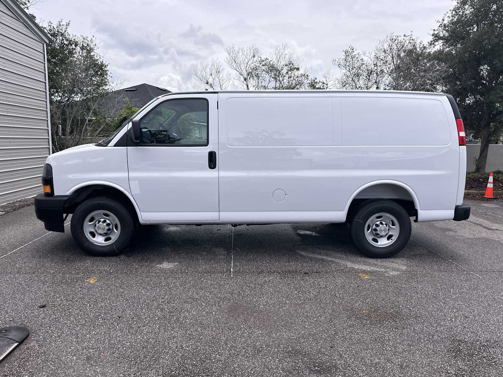 Thumbnail: 2026 Chevrolet Express - 3