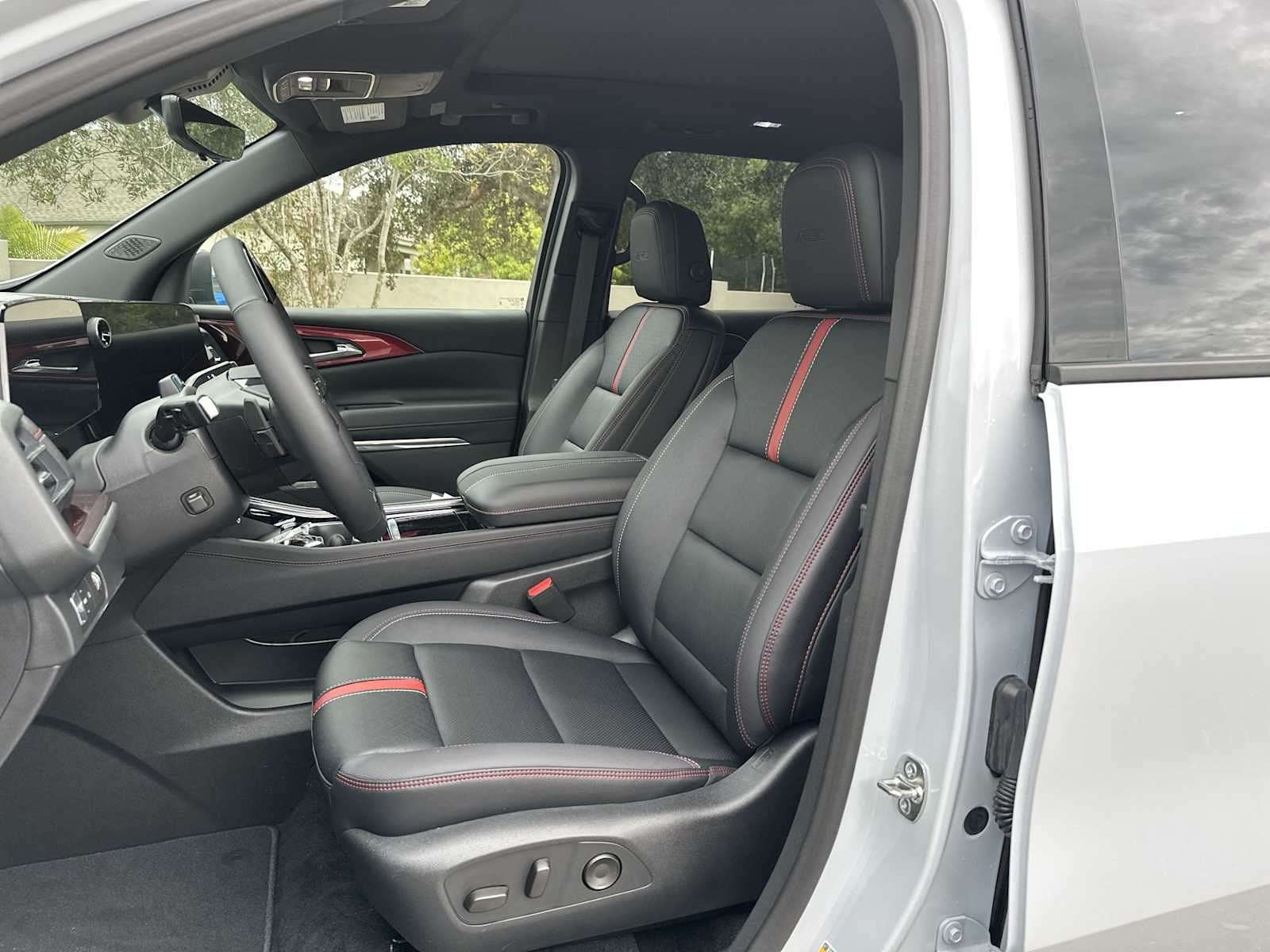 Thumbnail: 2026 Chevrolet Traverse - 15