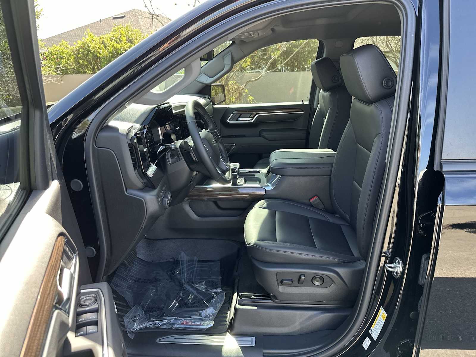 Thumbnail: 2026 Chevrolet Silverado 1500 - 2