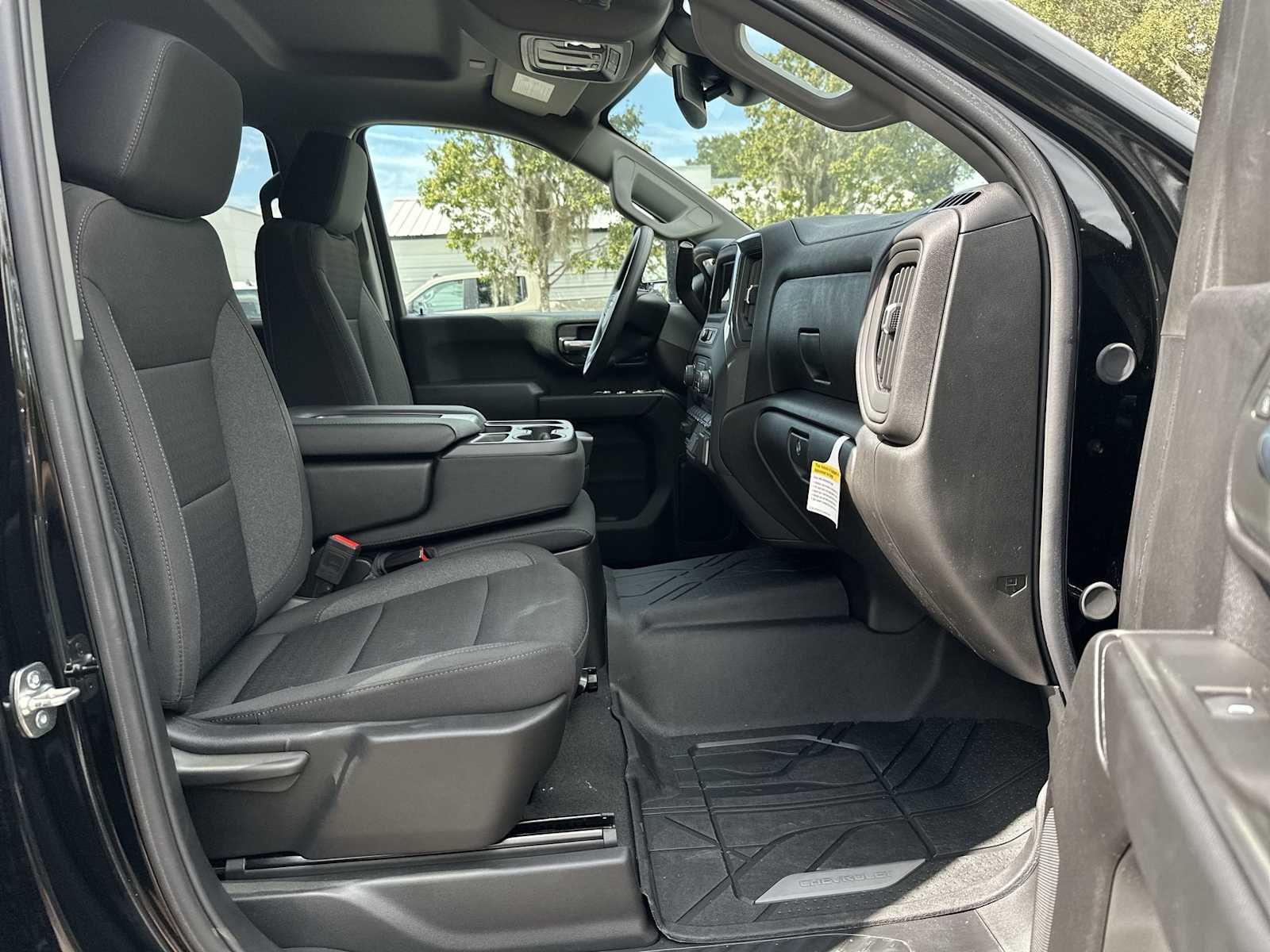 Thumbnail: 2025 Chevrolet Silverado 2500 - 19