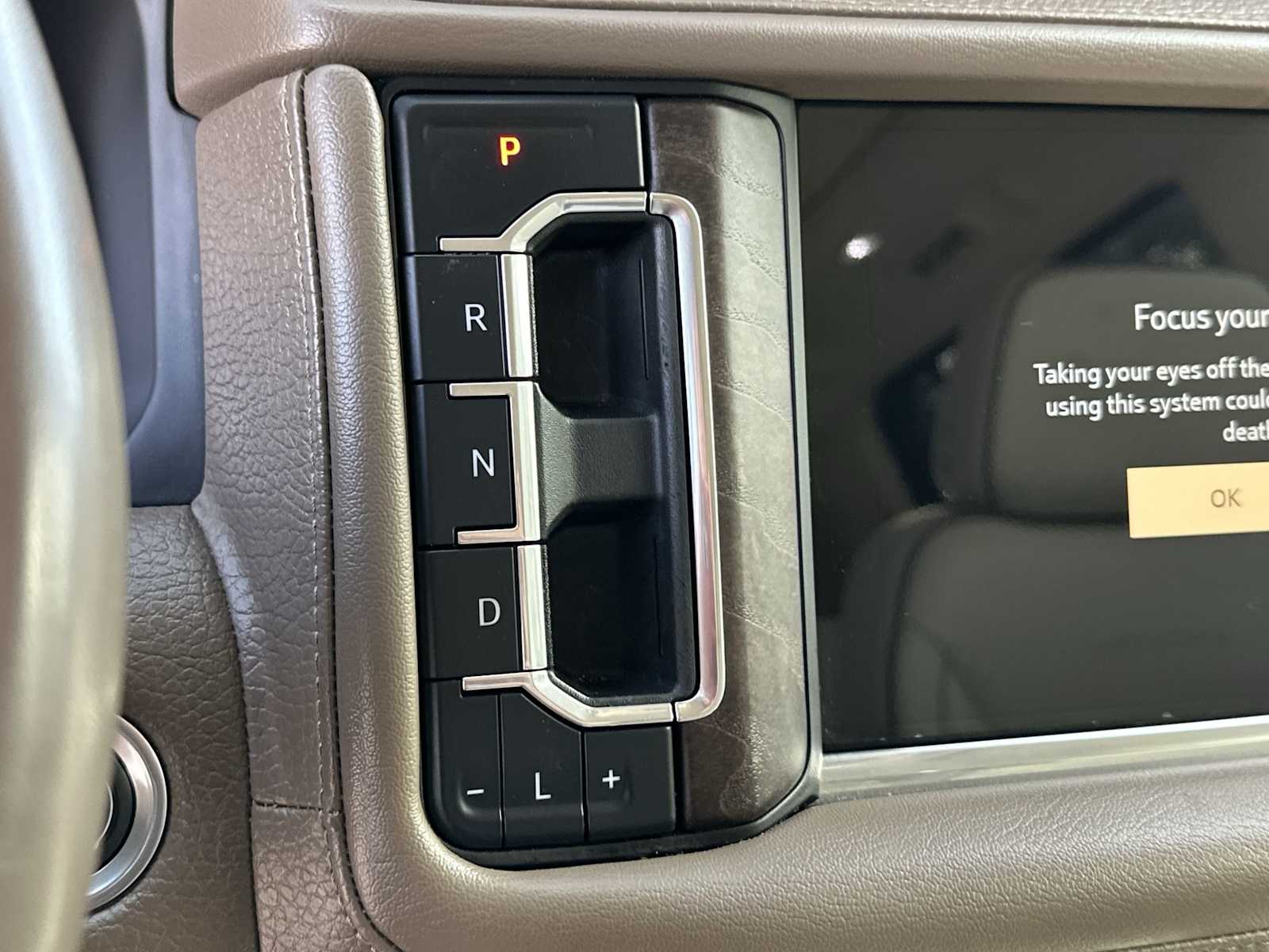 Thumbnail: 2023 GMC Yukon XL - 24