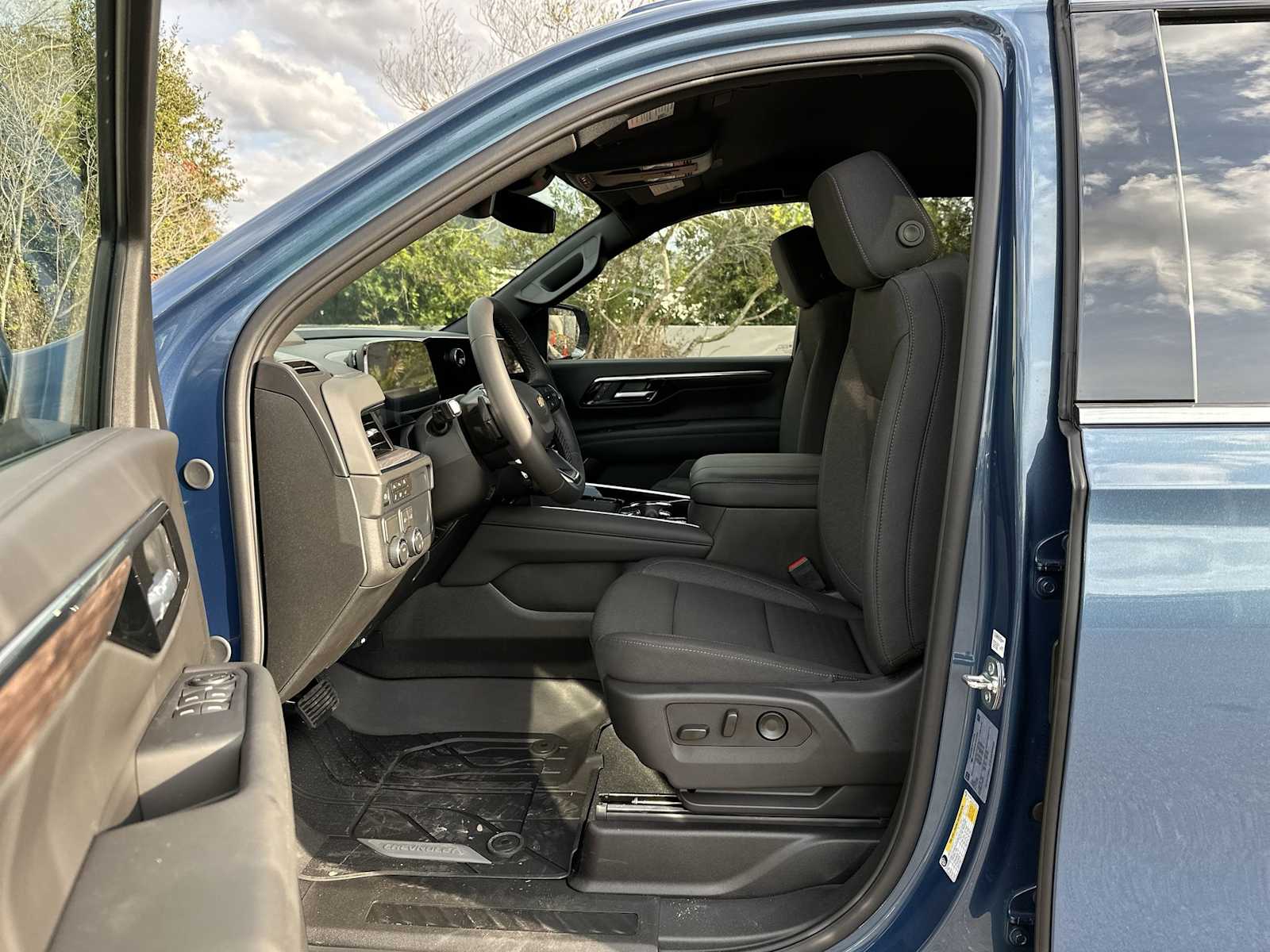 Thumbnail: 2026 Chevrolet Tahoe - 2