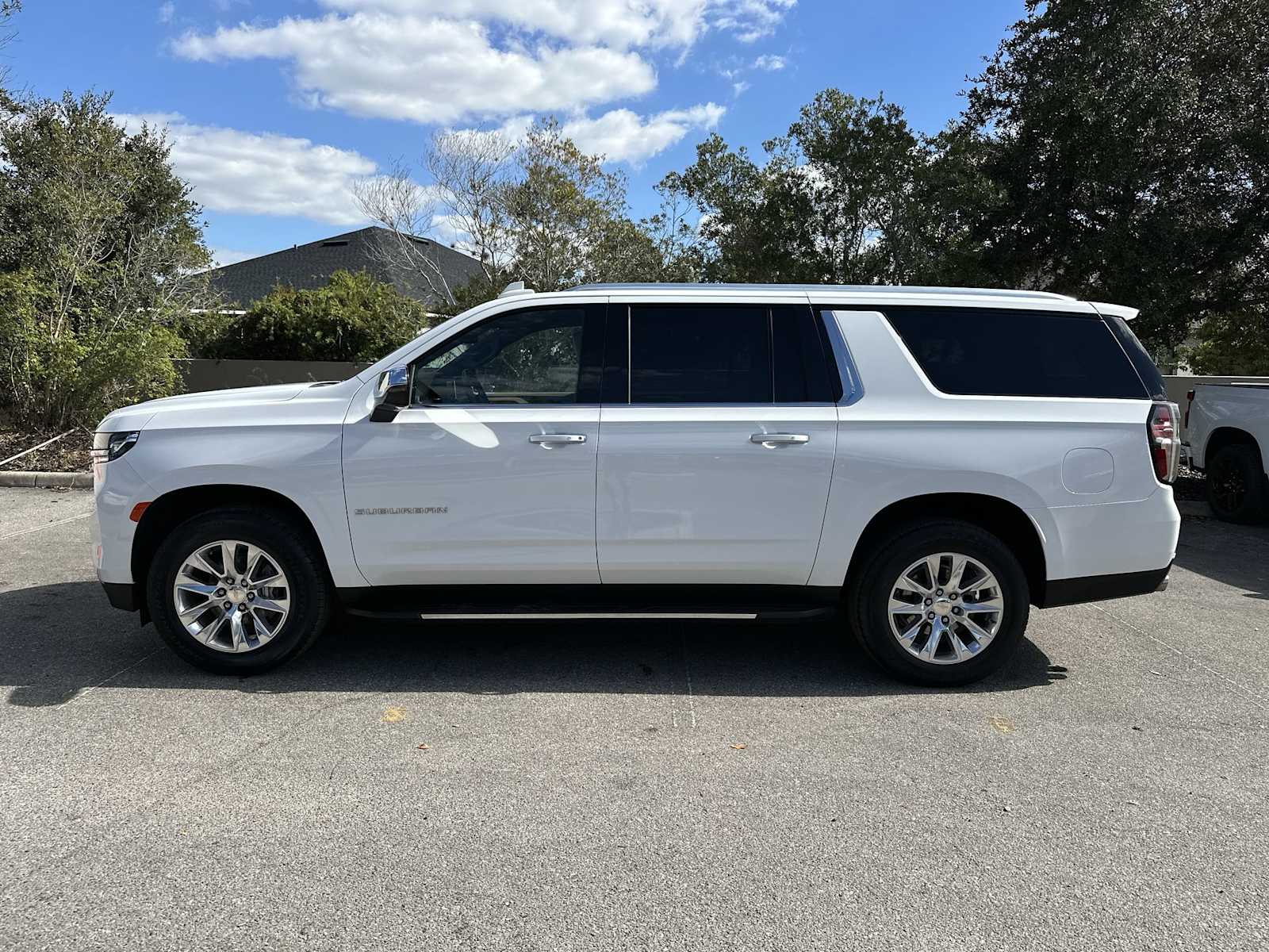 Thumbnail: 2024 Chevrolet Suburban - 3