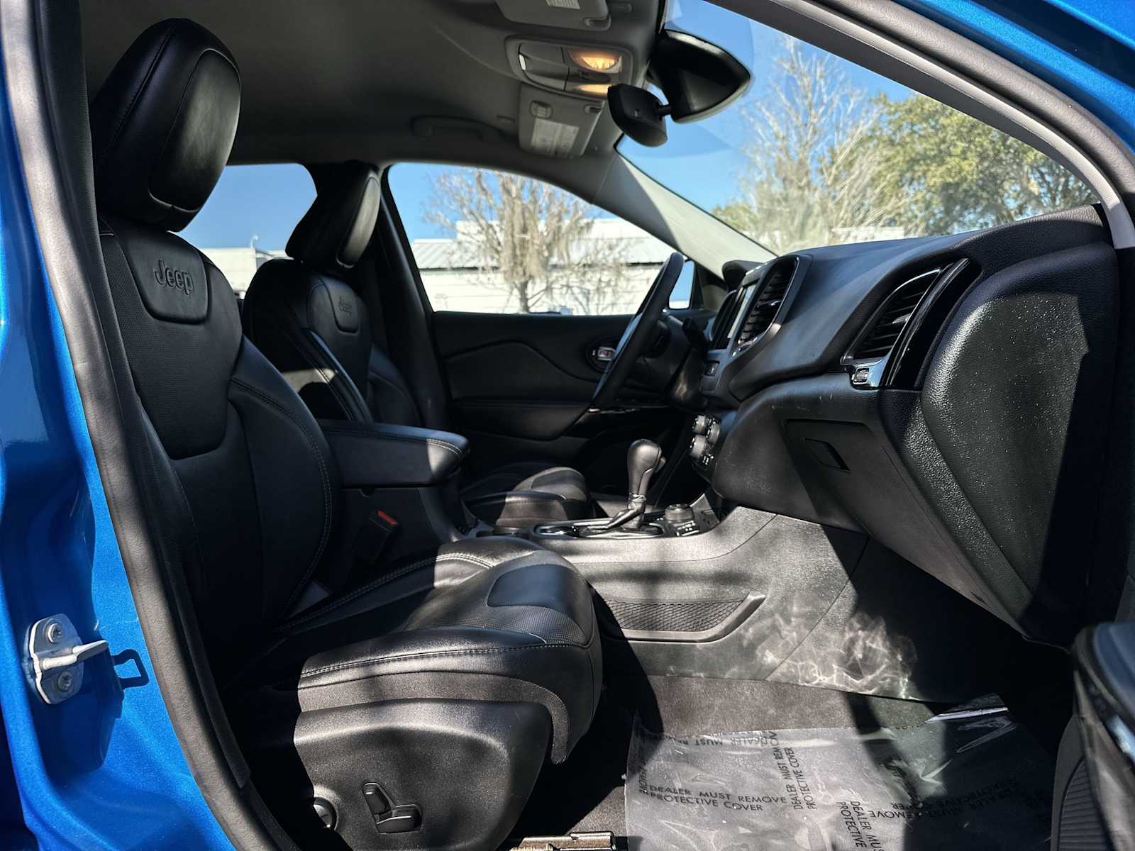 Thumbnail: 2023 Jeep Cherokee - 19