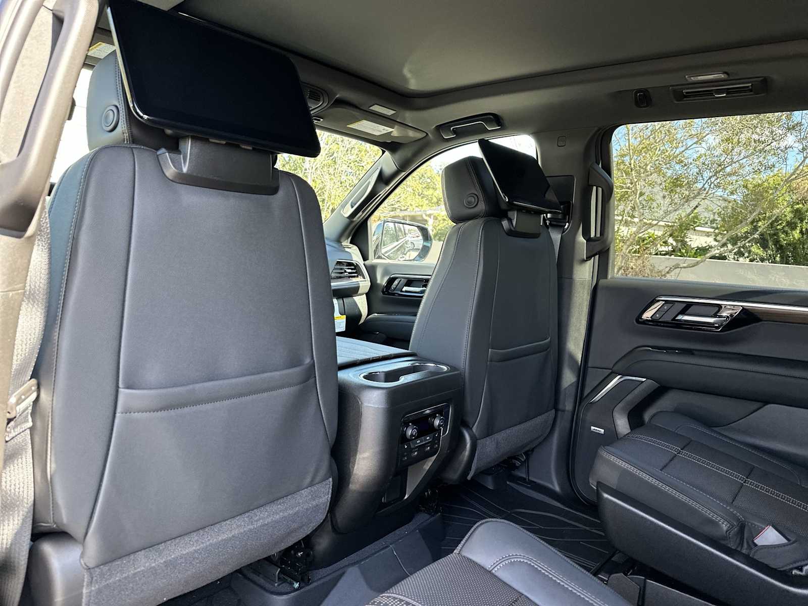 Thumbnail: 2026 Chevrolet Suburban - 16