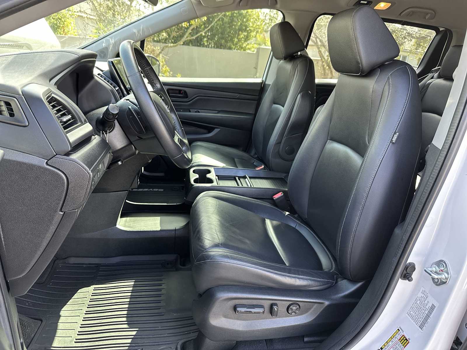 Thumbnail: 2023 Honda Odyssey - 15