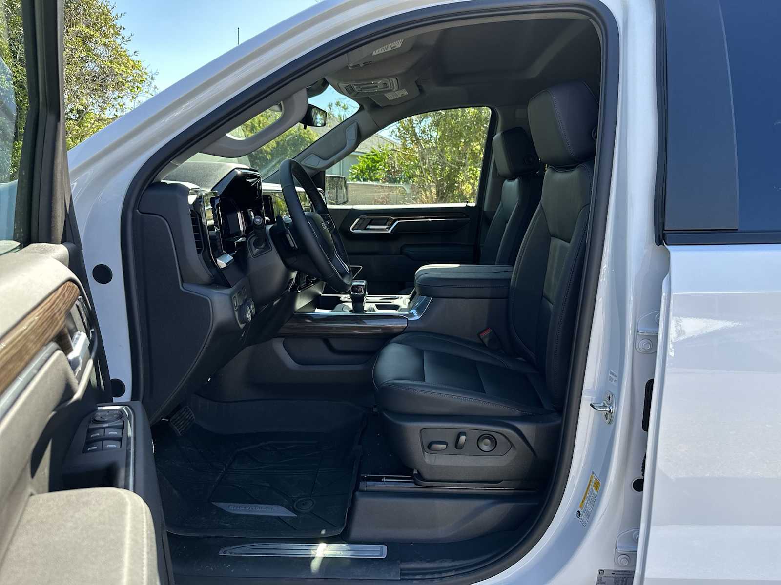 Thumbnail: 2026 Chevrolet Silverado 1500 - 2