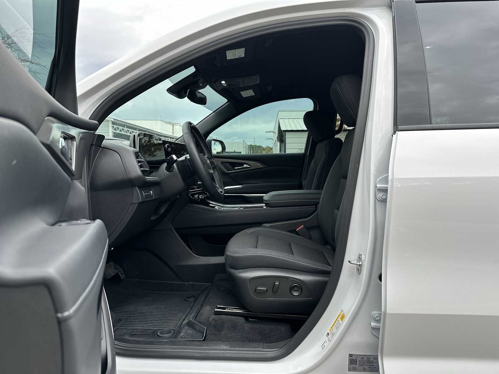 Thumbnail: 2025 Chevrolet Traverse - 2