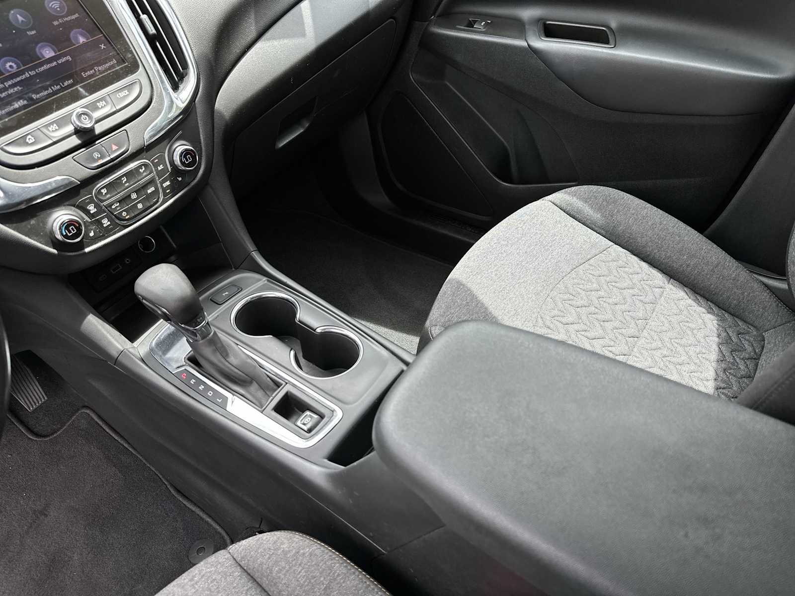 Thumbnail: 2022 Chevrolet Equinox - 21