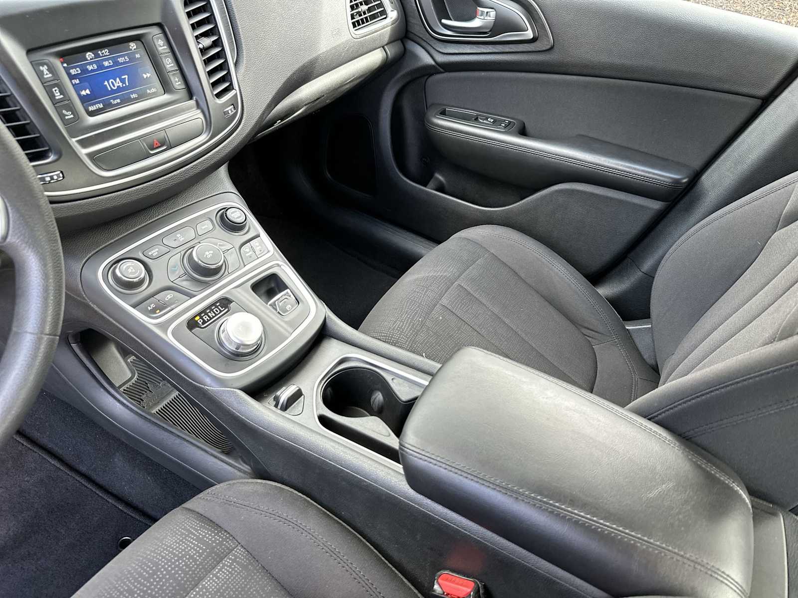 Thumbnail: 2015 Chrysler 200 - 21