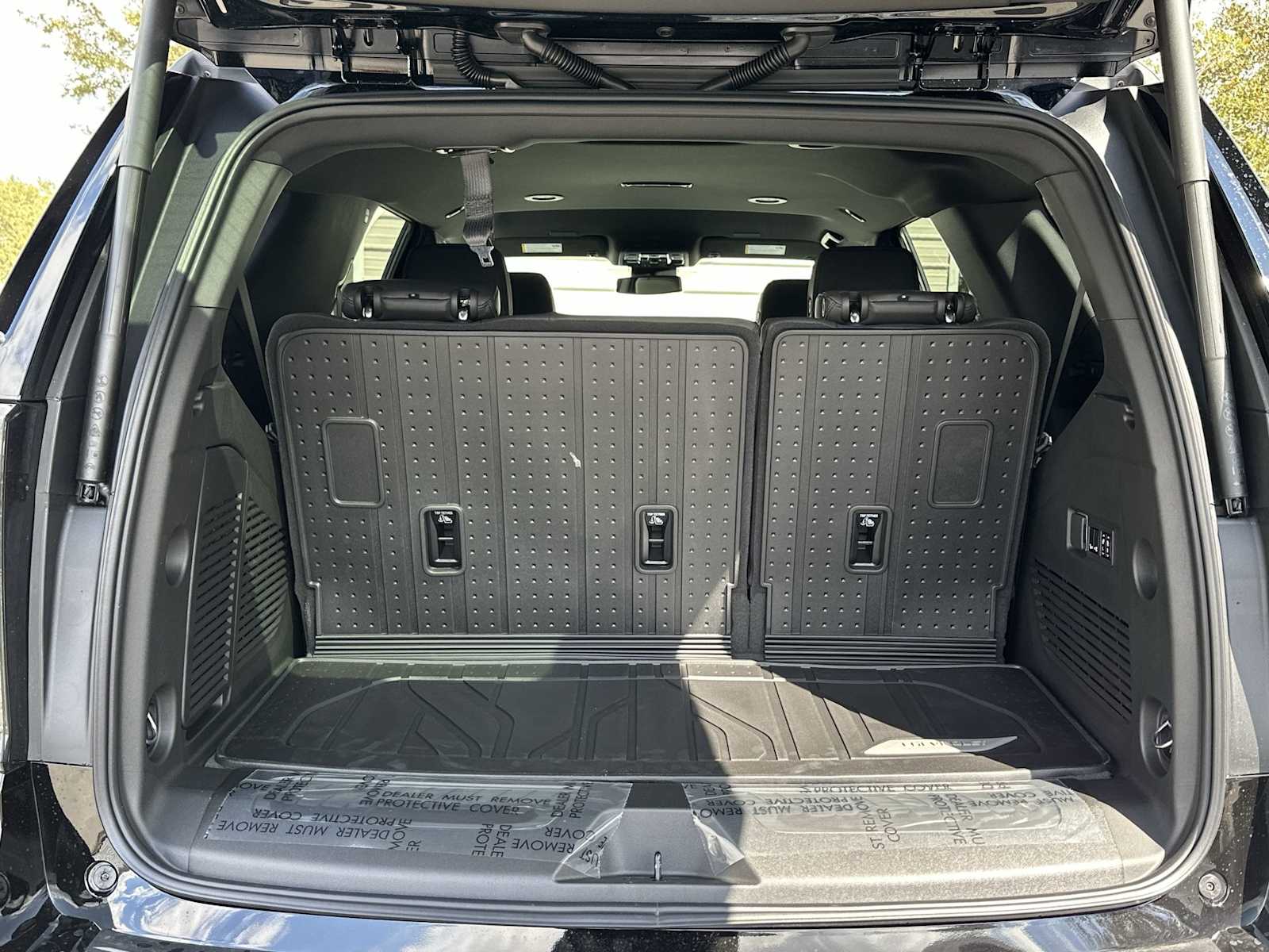 Thumbnail: 2026 Chevrolet Tahoe - 25