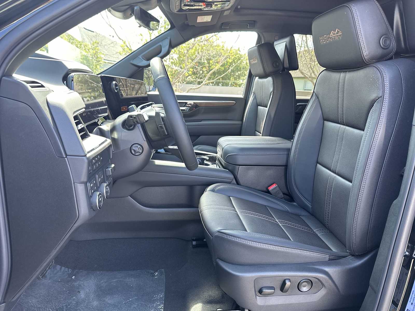 Thumbnail: 2026 Chevrolet Tahoe - 15