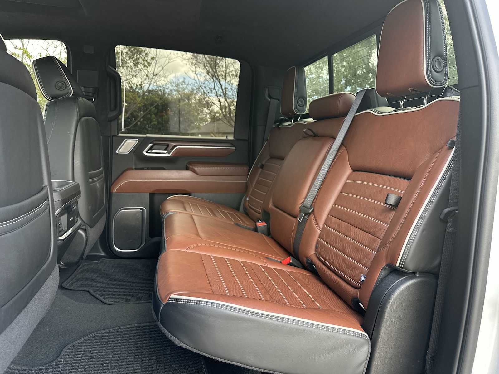 Thumbnail: 2024 GMC Sierra 3500 - 18