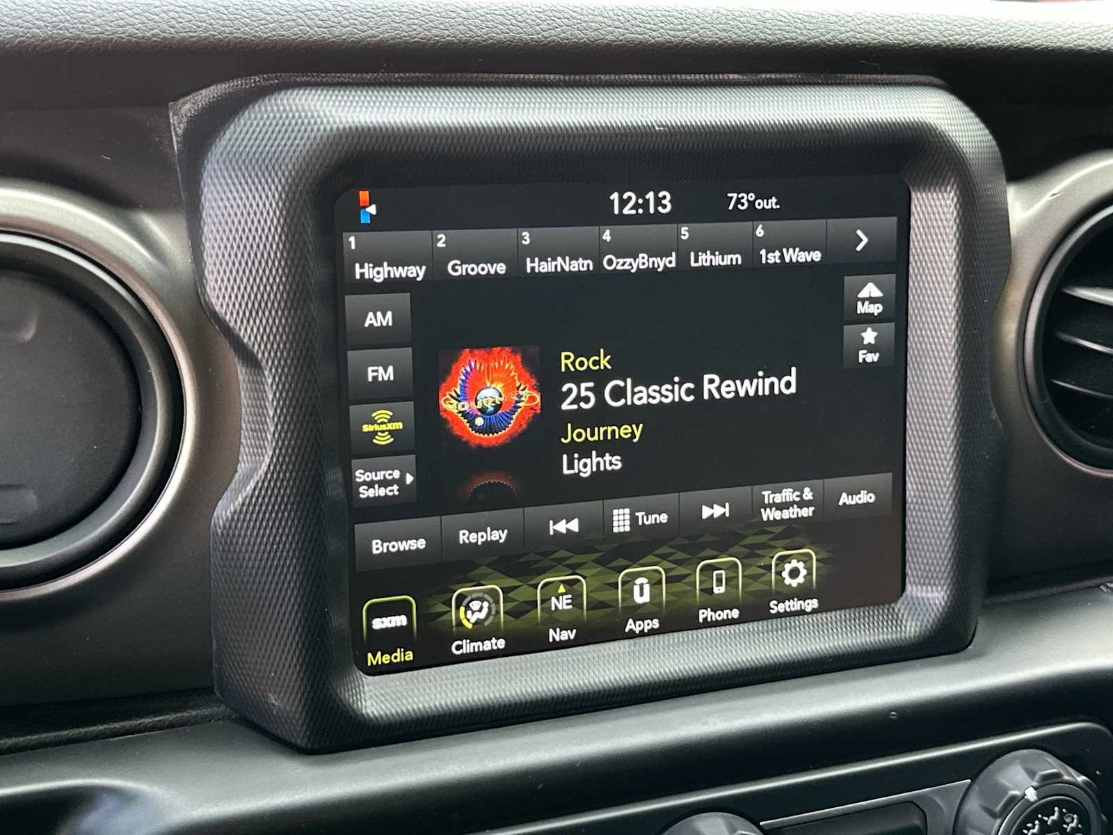 Thumbnail: 2020 Jeep Wrangler - 22