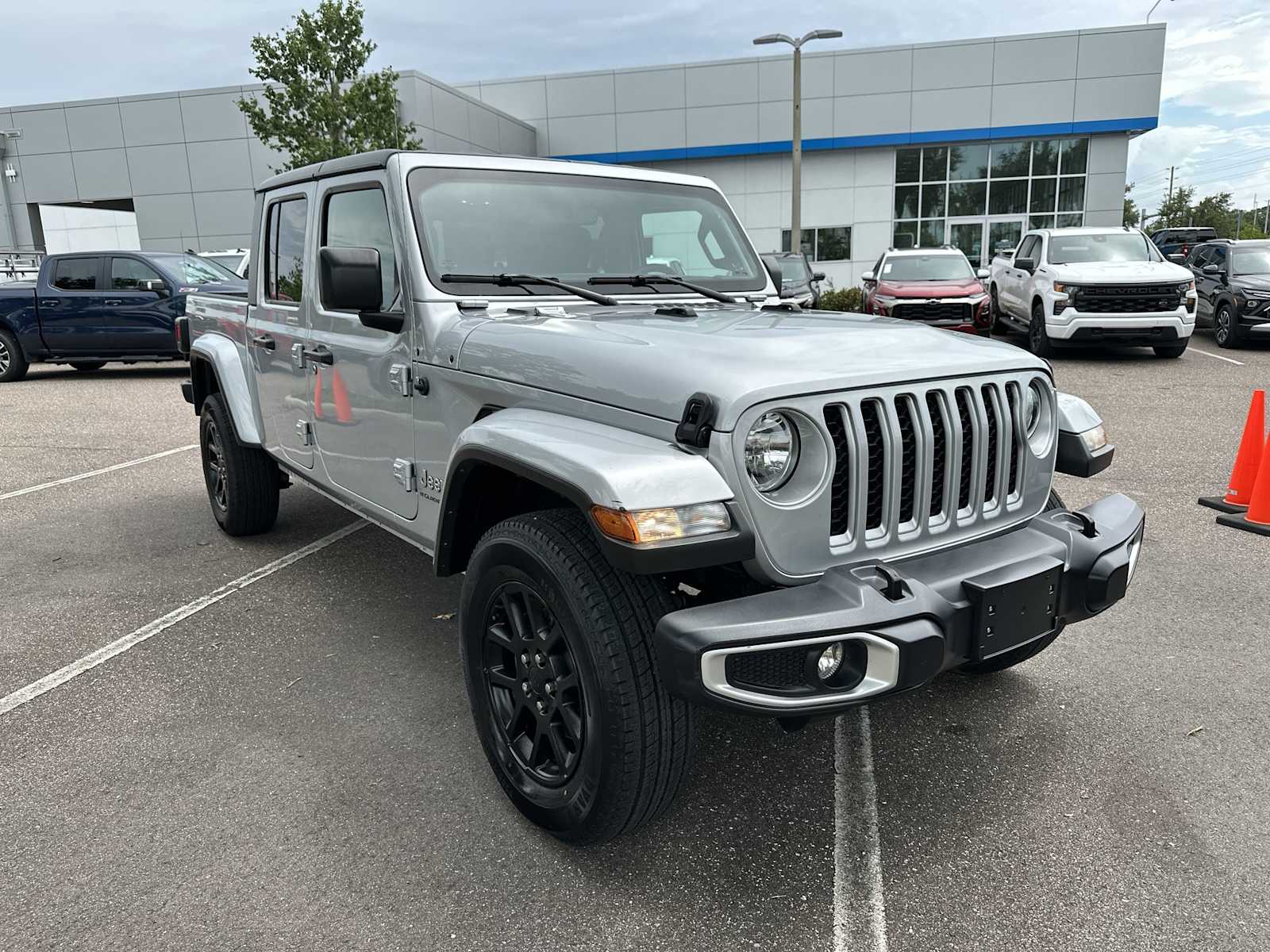 Thumbnail: 2023 Jeep Gladiator - 8