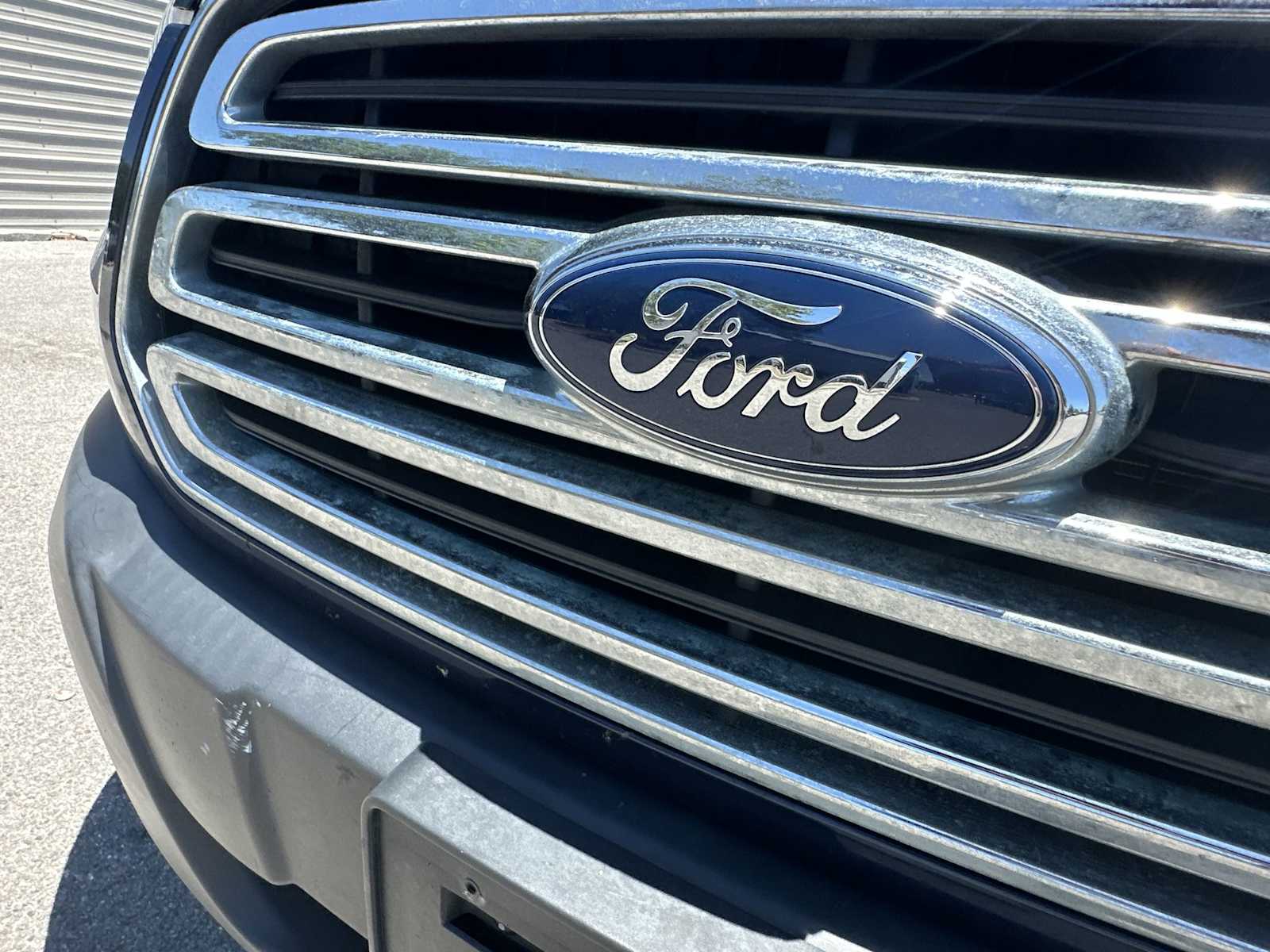 Thumbnail: 2015 Ford Transit Series - 10