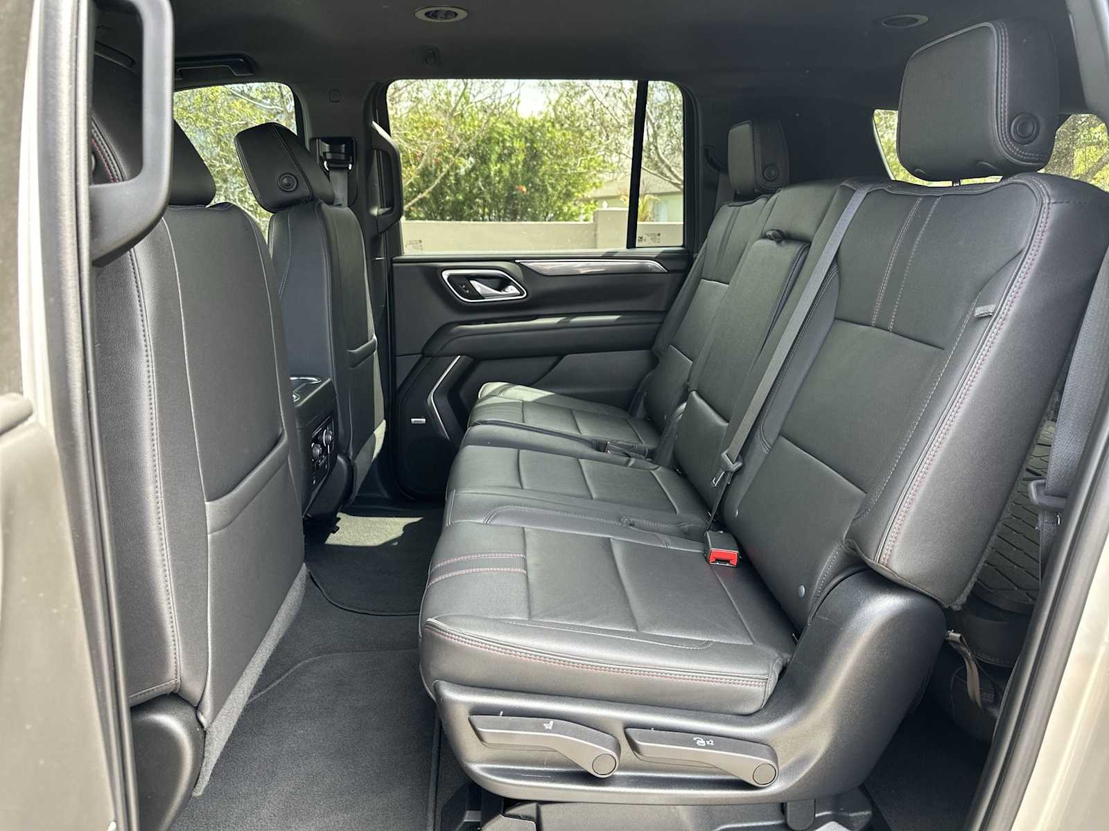 Thumbnail: 2023 Chevrolet Suburban - 17