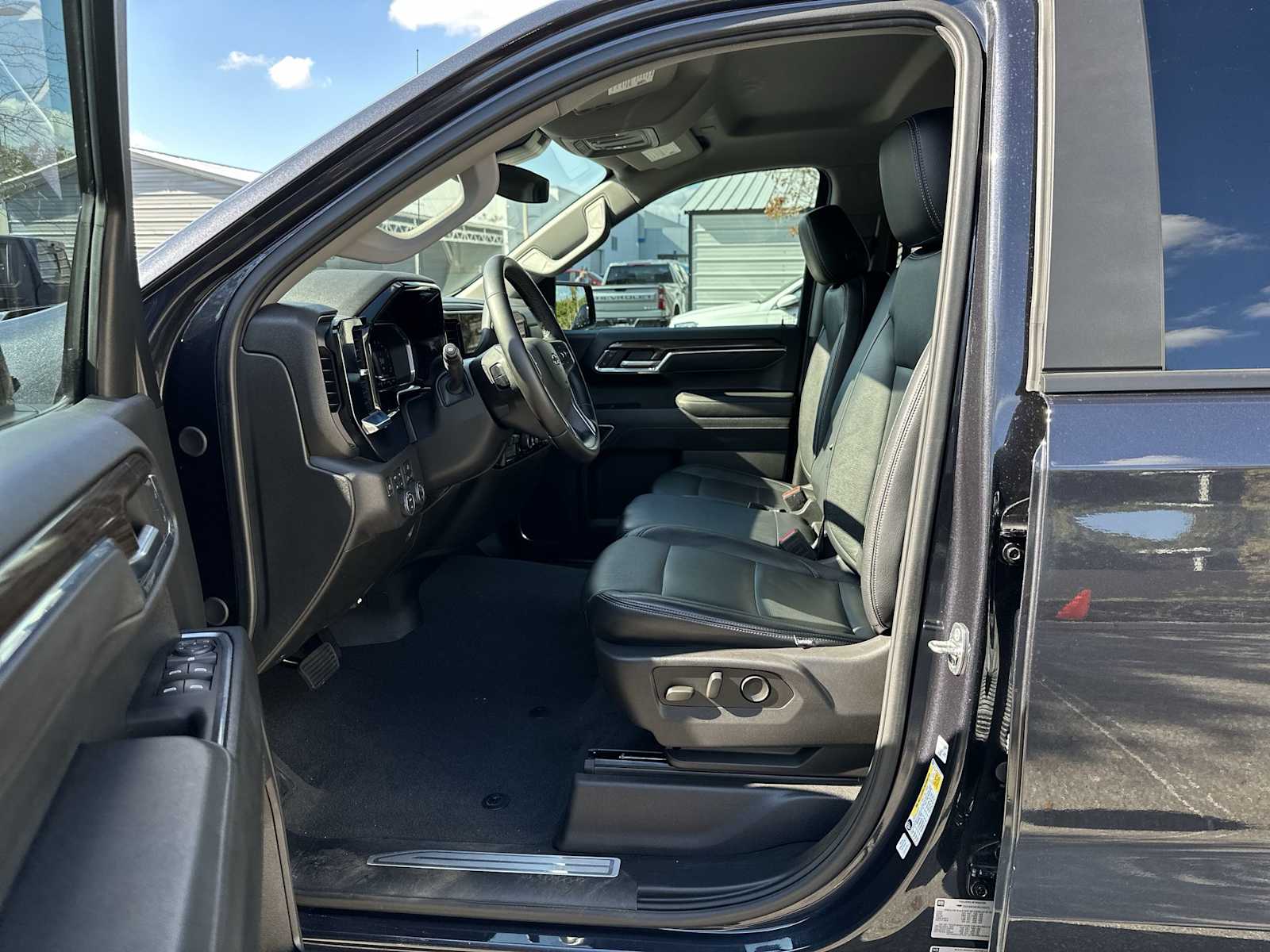 Thumbnail: 2024 Chevrolet Silverado 1500 - 2