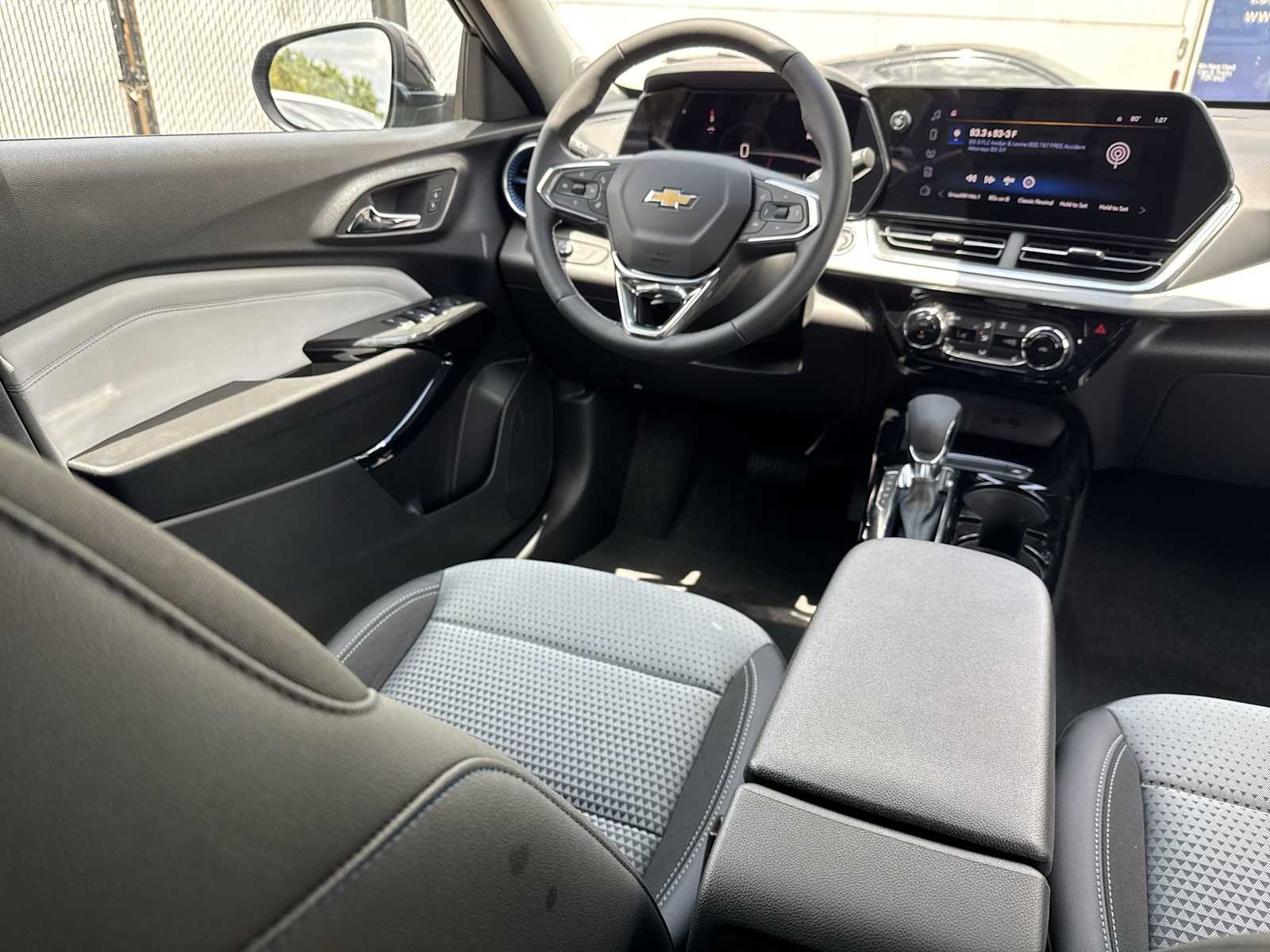 Thumbnail: 2025 Chevrolet Trax - 10