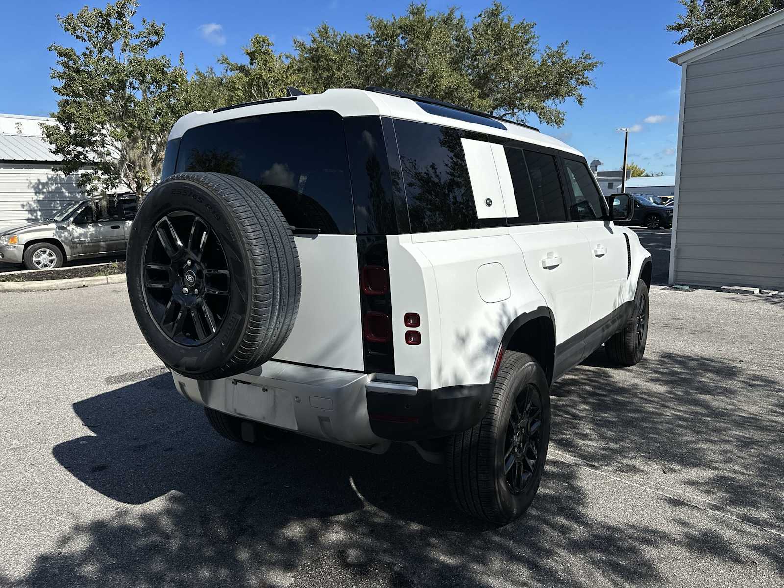 Thumbnail: 2024 Land Rover Defender - 6