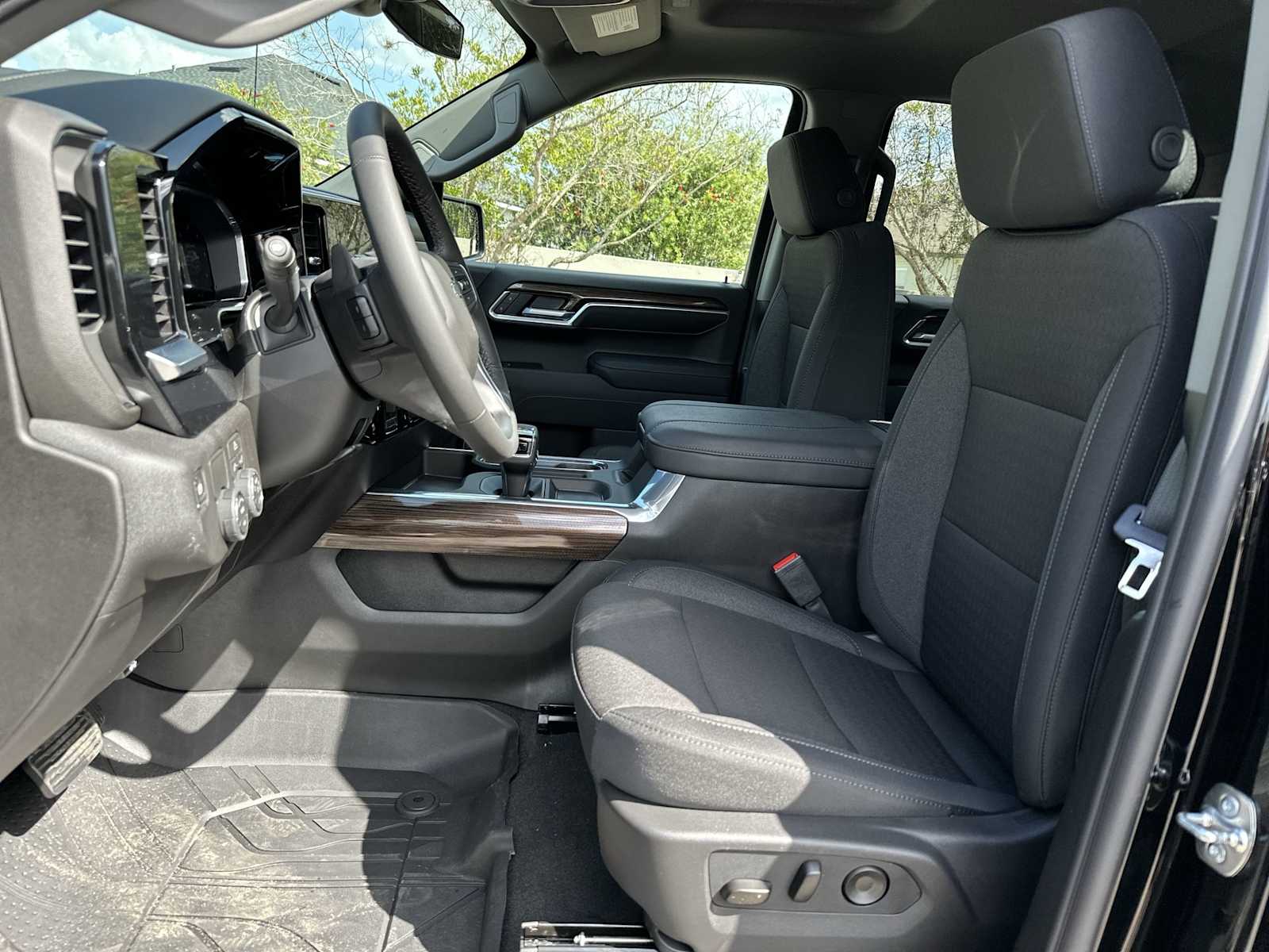 Thumbnail: 2026 Chevrolet Silverado 1500 - 15