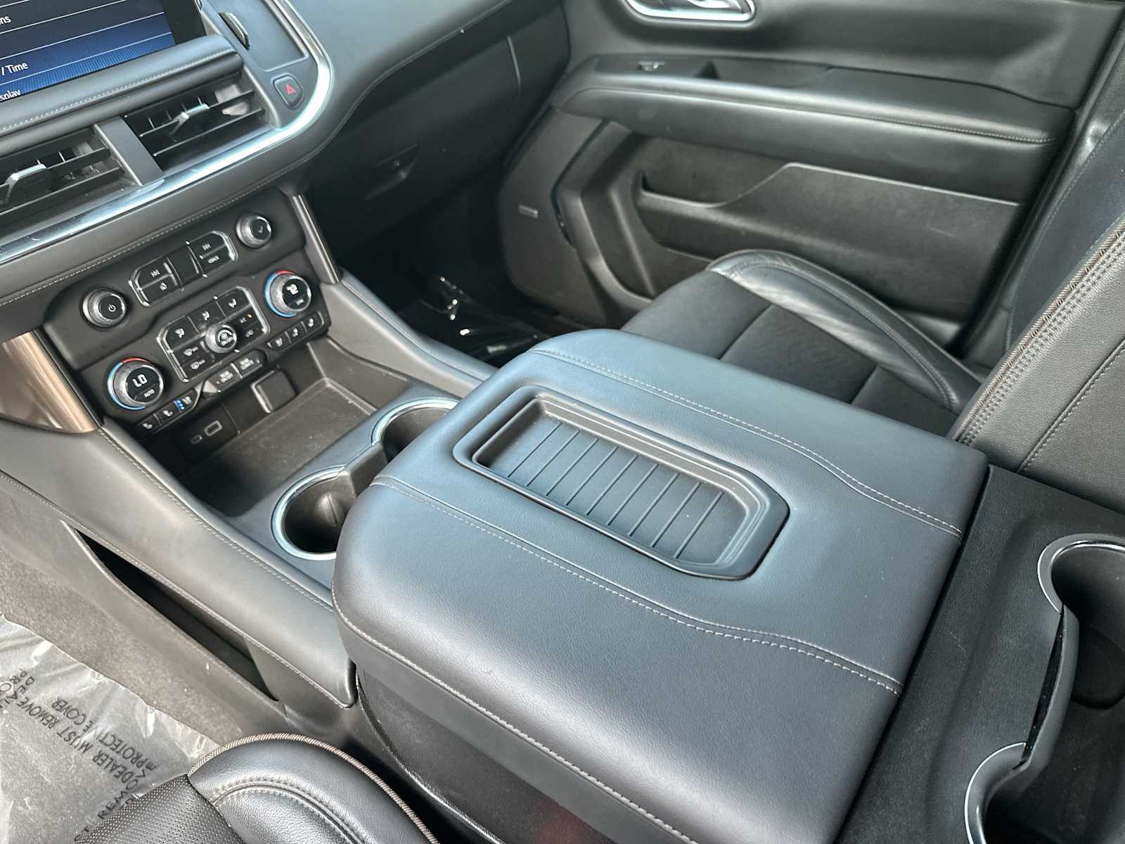 Thumbnail: 2023 Chevrolet Suburban - 21