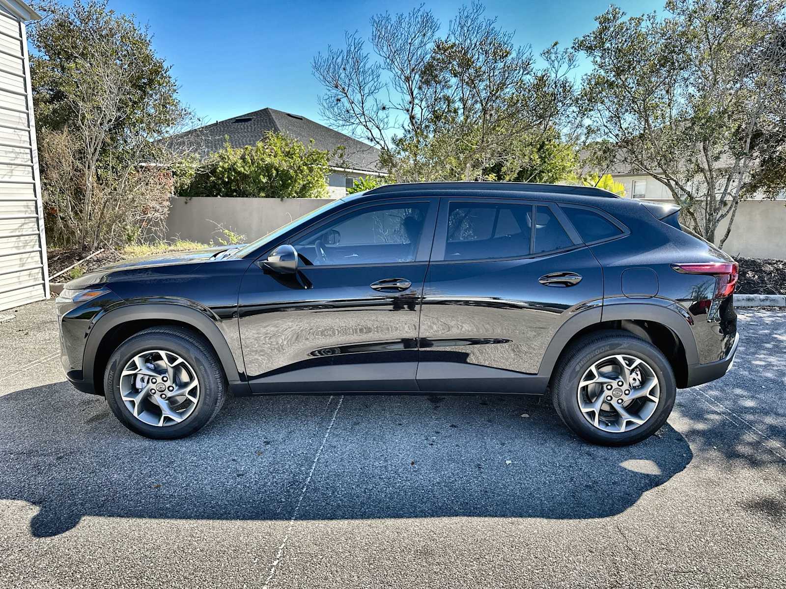 Thumbnail: 2026 Chevrolet Trax - 3